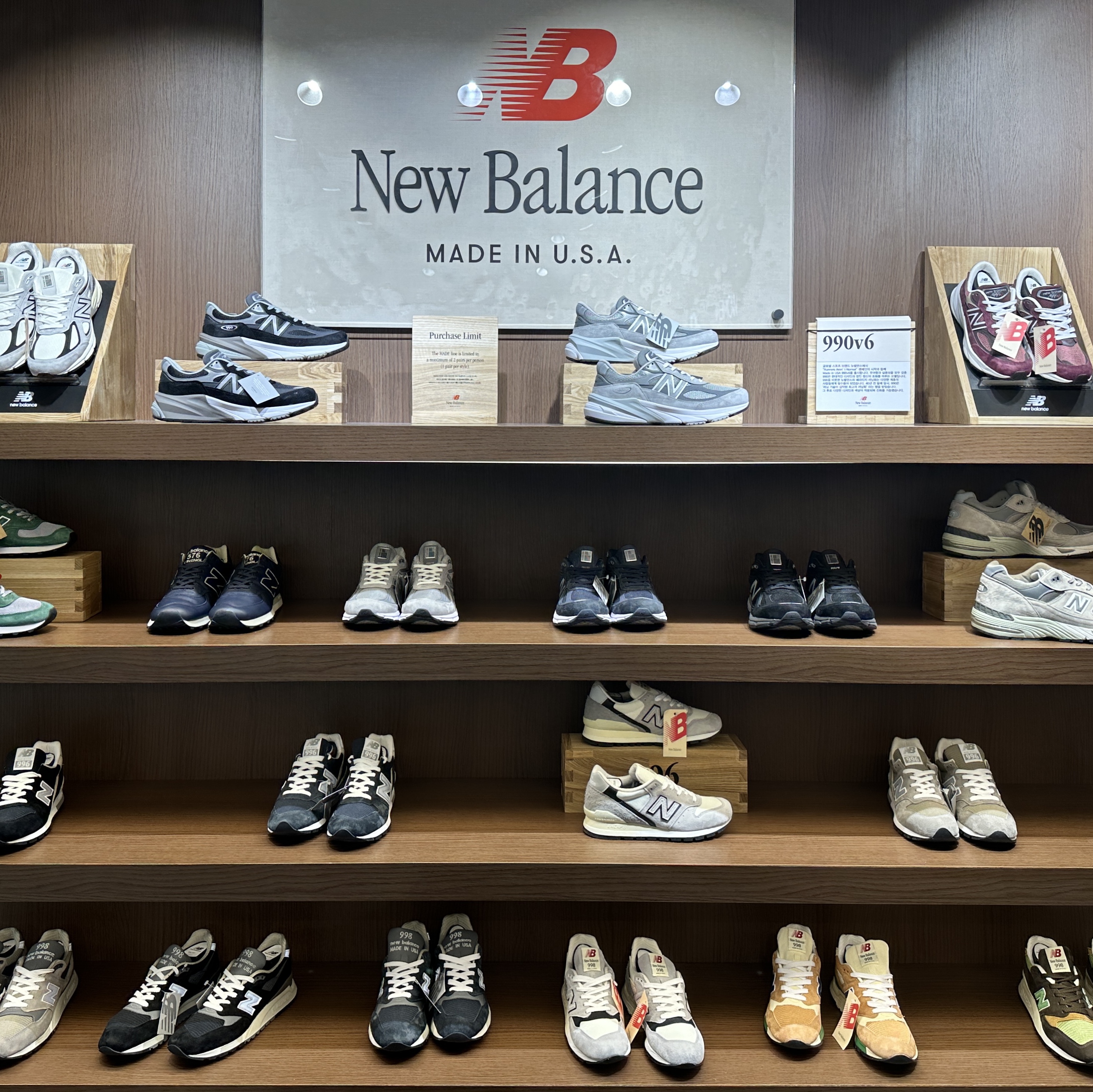 New Balance 990v6 Made in USA Black White 착용 스타일 - 3