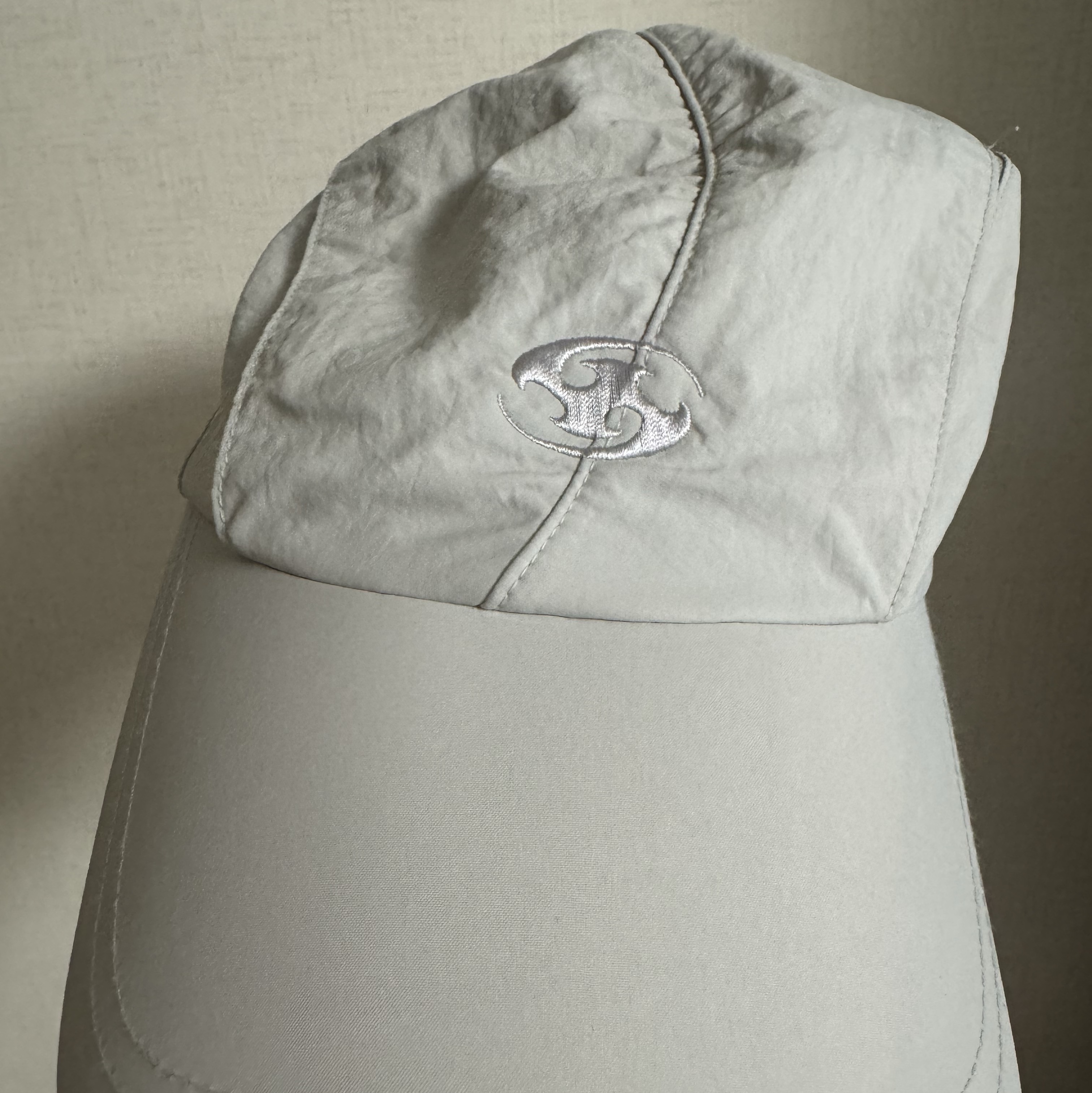 Sansan Gear Wing Cap Grey  - 23FW 착용 스타일
