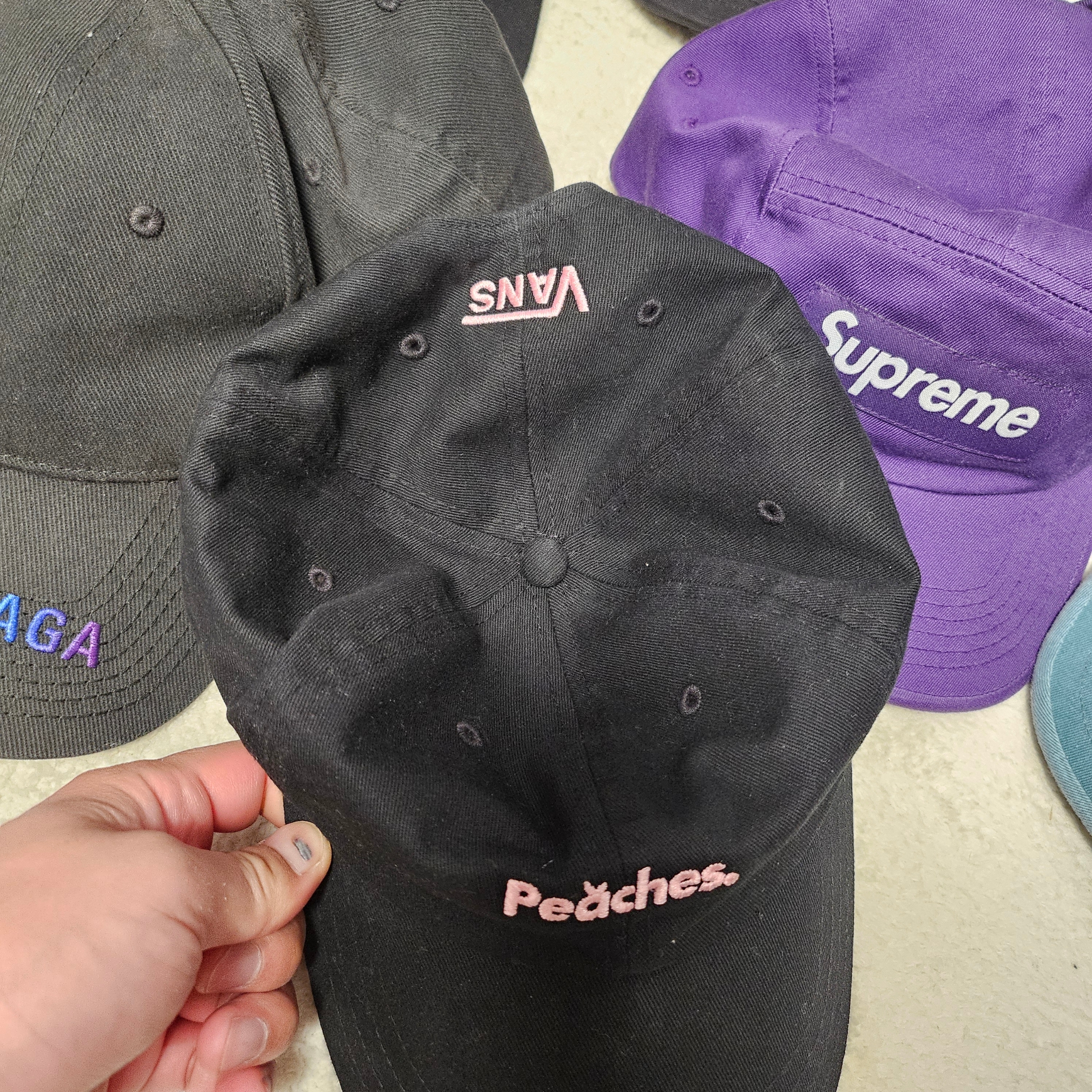 Supreme Pigment 2-Tone Camp Cap Navy - 24SS, Supreme Washed Chino Twill Camp Cap Purple - 24SS 착용 스타일 - 7