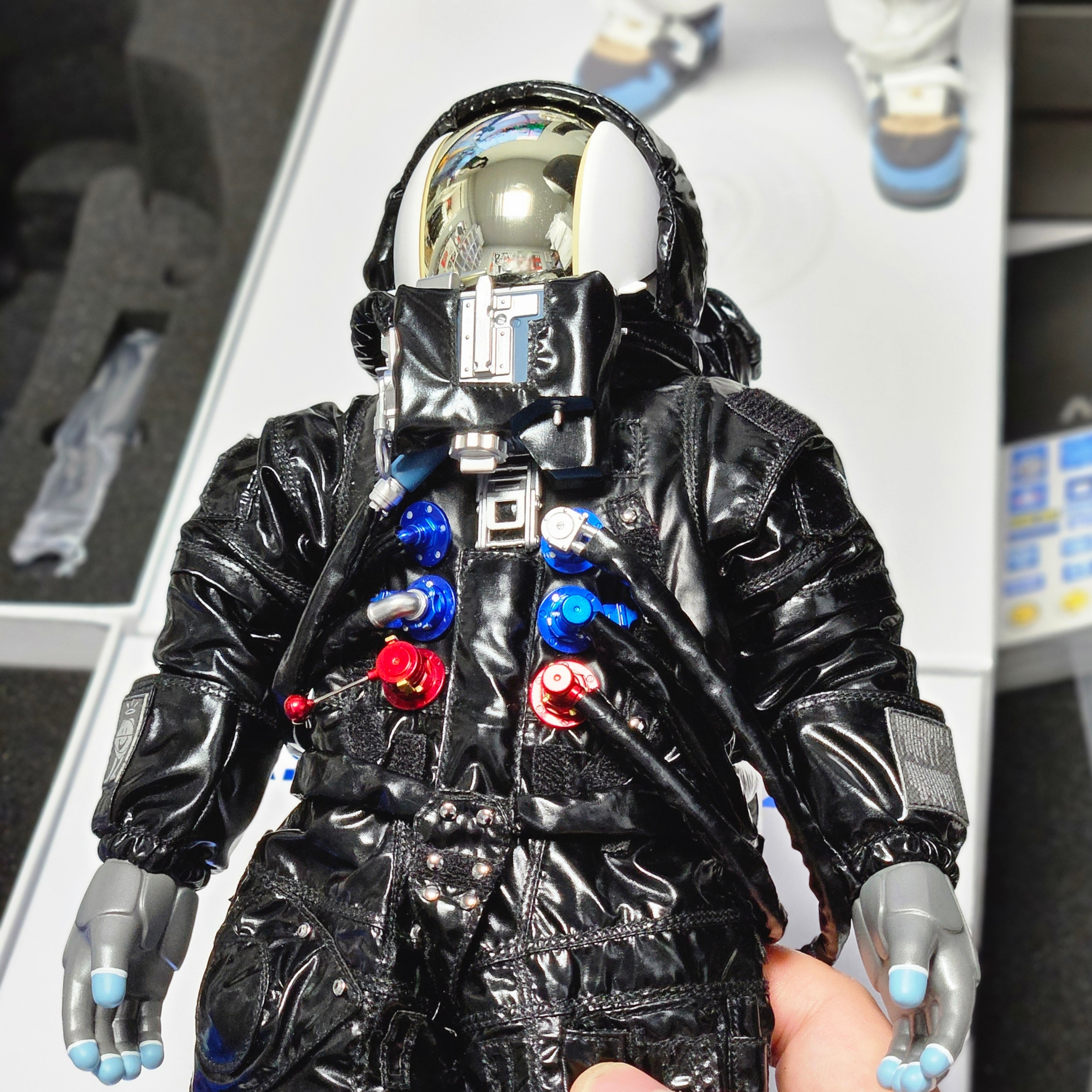 Coolrain x Blitzway Astromax Black 착용 스타일 - 1