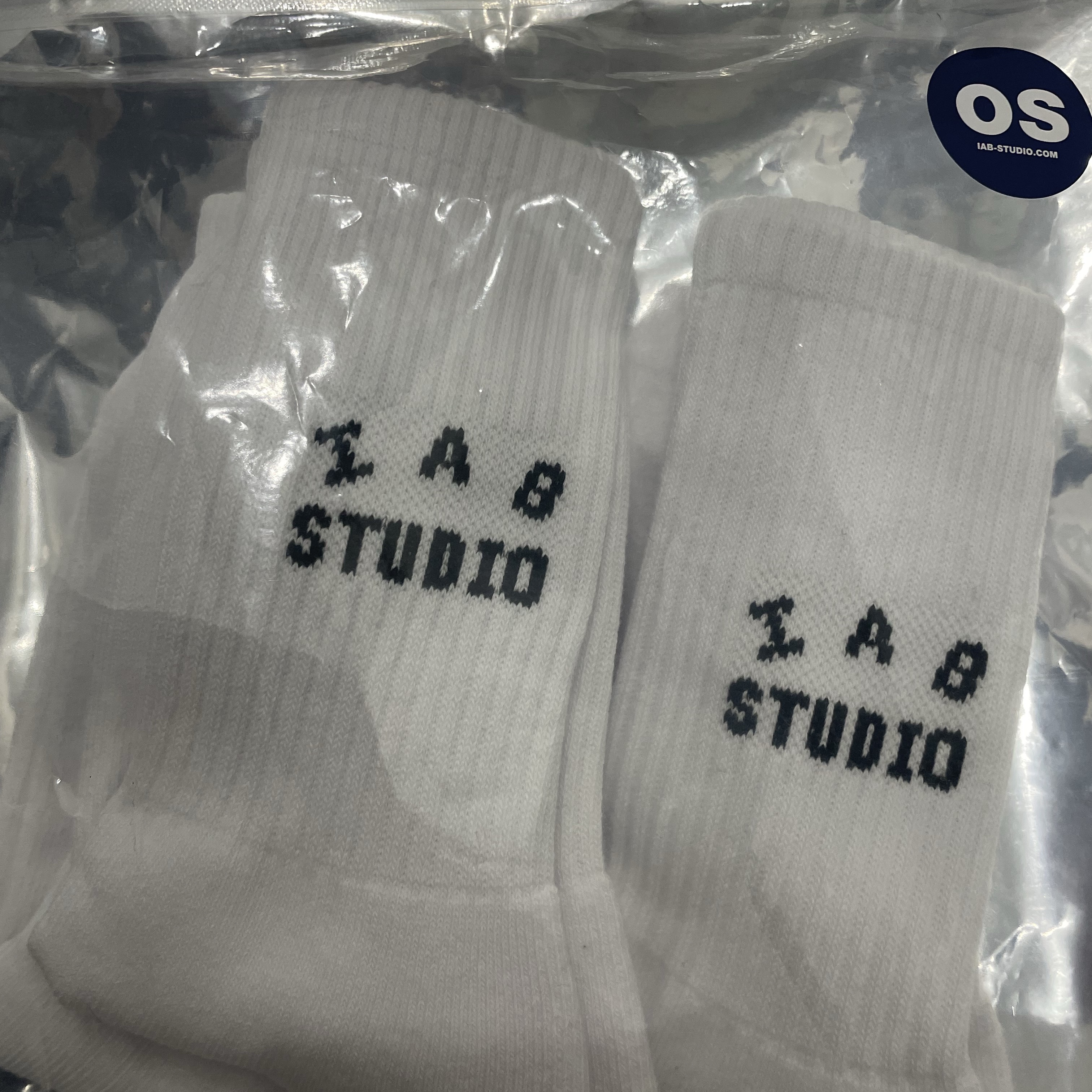 IAB Studio Socks White (5 Pack) 착용 스타일