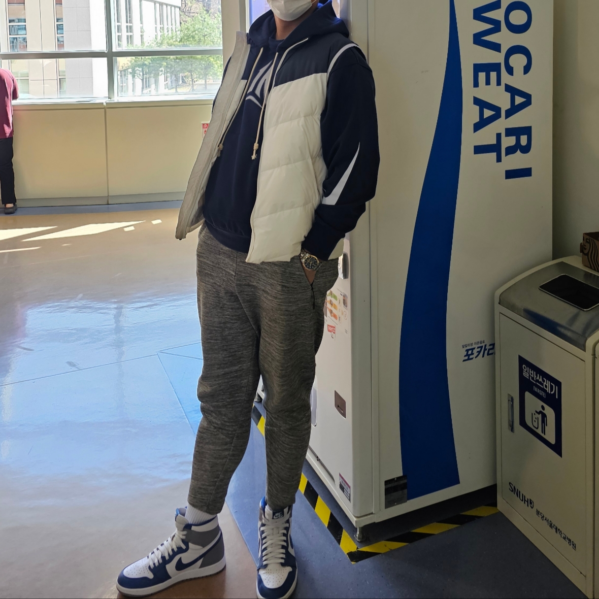 Jordan 1 Retro High OG True Blue 착용 스타일 - 2