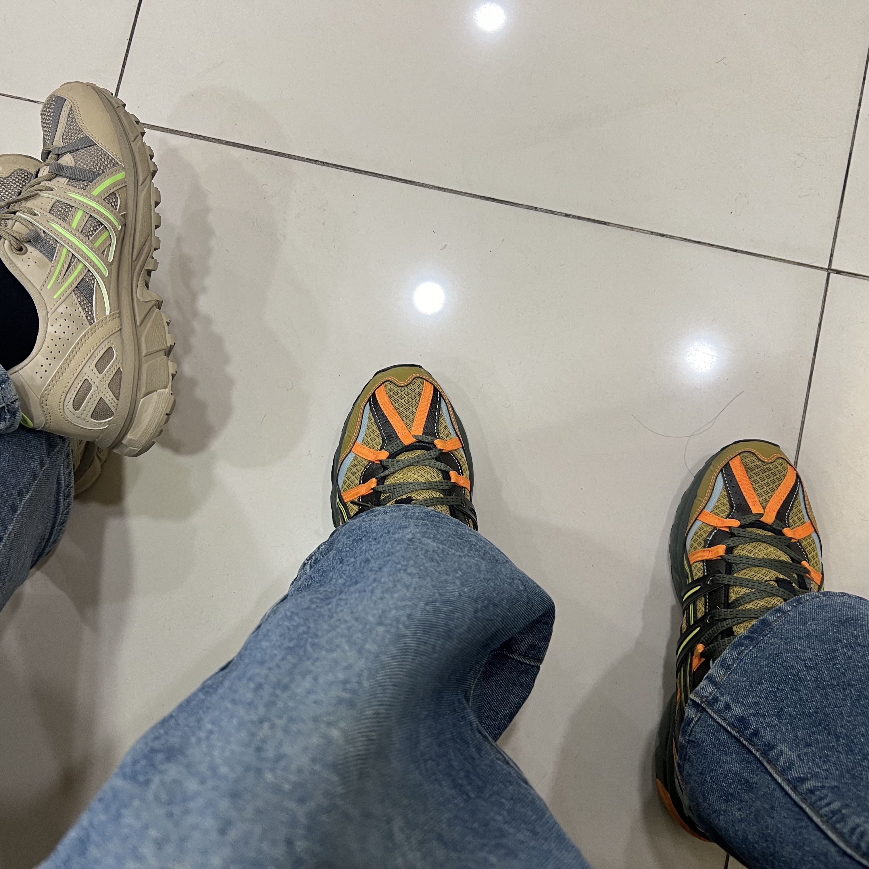 Asics x Andersson Bell Gel-Sonoma 15-50 Olive Oil Dark Brown 착용 스타일 - 2