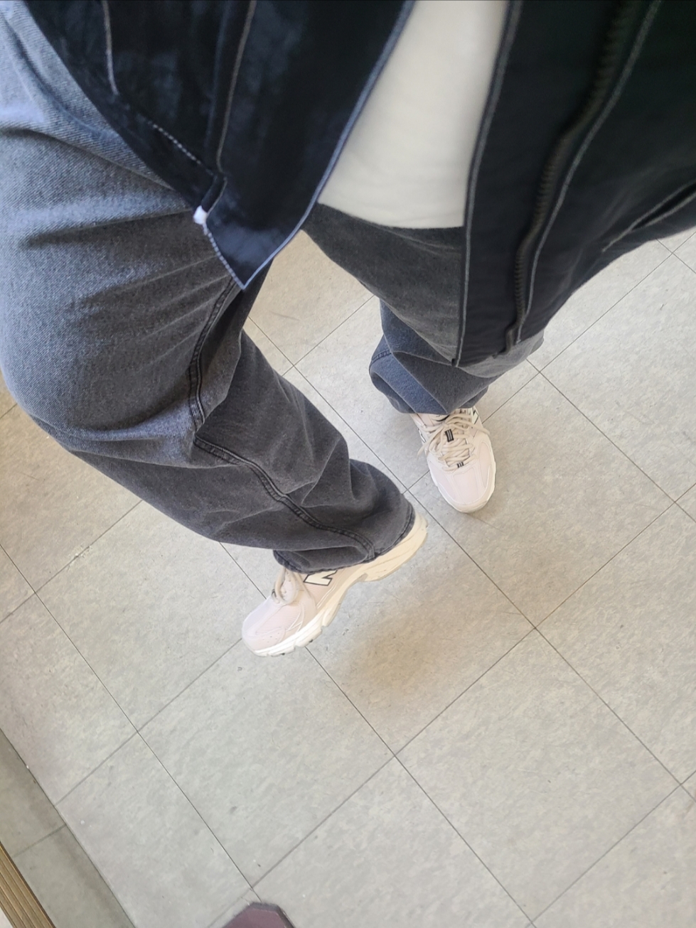 New Balance 530 Ivory 착용 스타일 - 1
