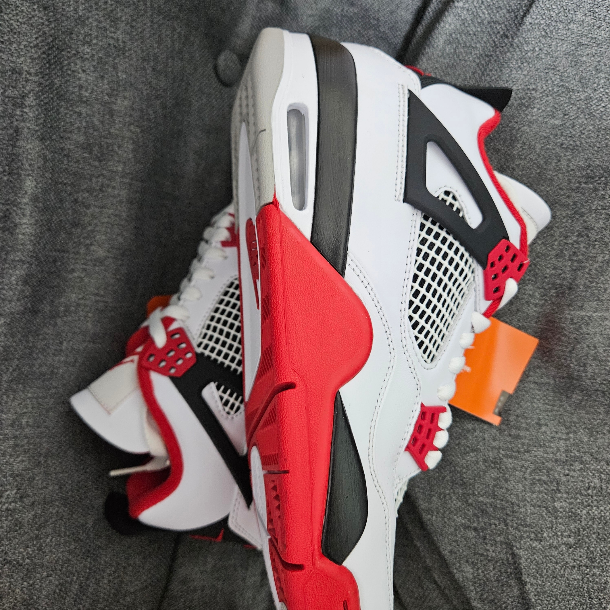 Jordan 4 Retro OG Fire Red 2020 착용 스타일