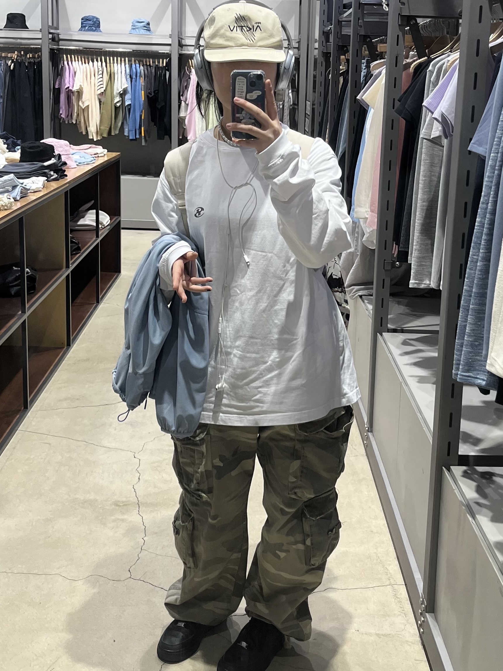 Sansan Gear Mesh Jacket Sky Blue - 24SS, Nike Air Force 1 '07 Low Triple Black 착용 스타일