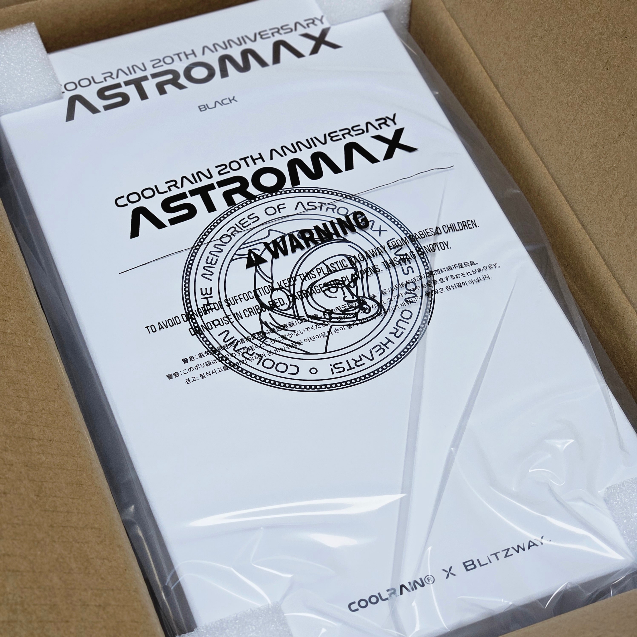 Coolrain x Blitzway Astromax Black 착용 스타일 - 5