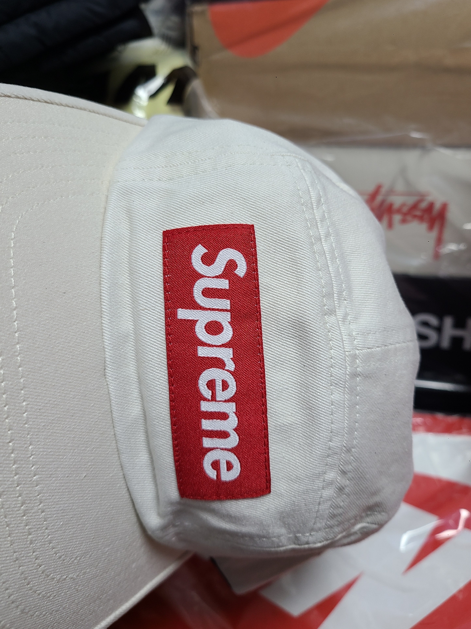 Supreme Washed Chino Twill Camp Cap Natural - 24SS 착용 스타일 - 1