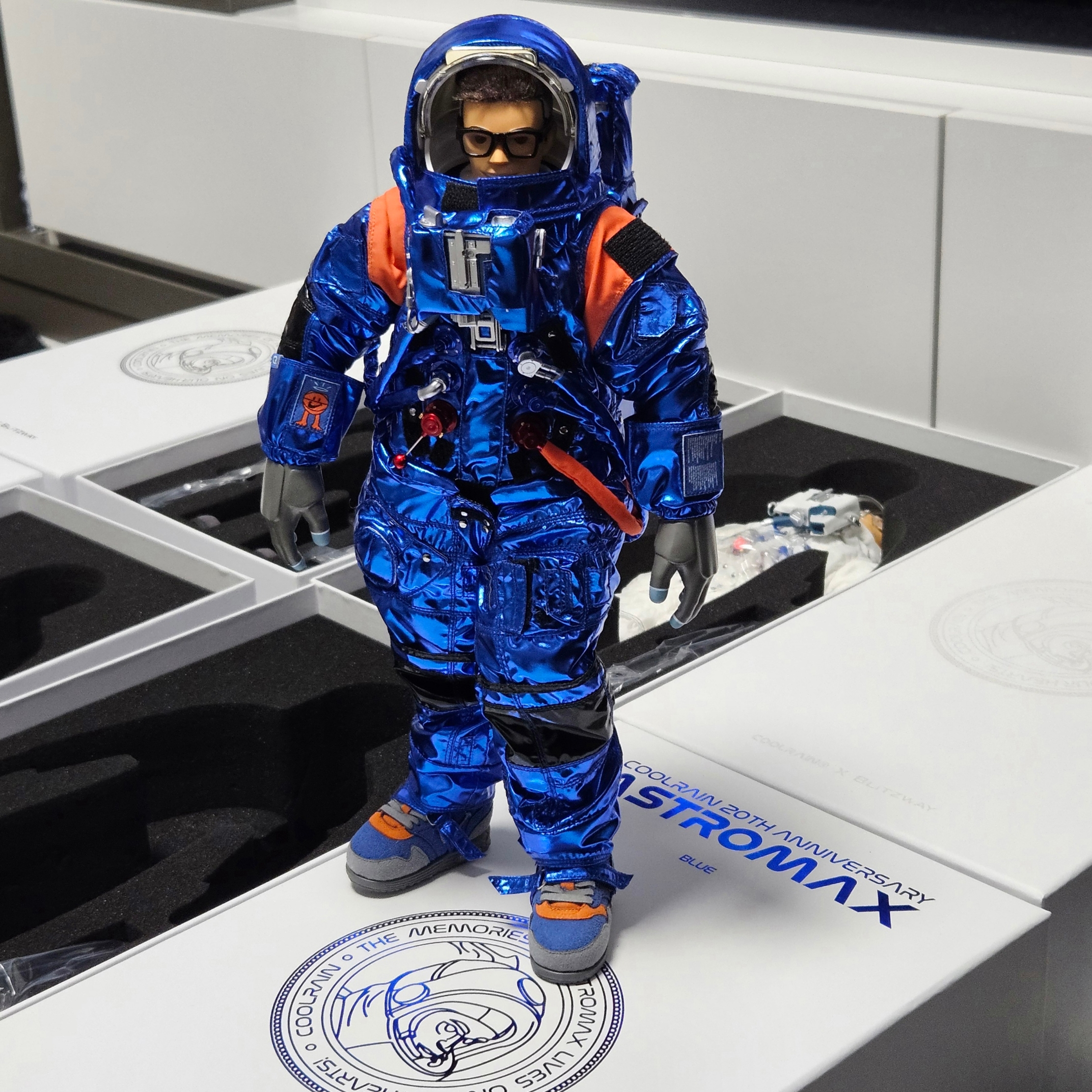 Coolrain x Blitzway Astromax Blue 착용 스타일 - 2