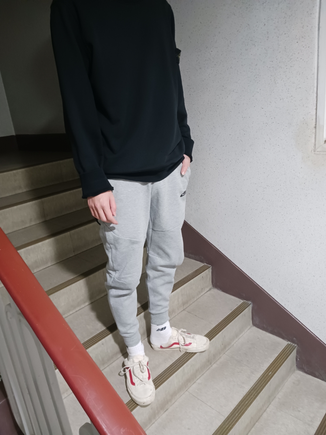 Vans Style 36 Marshmallow Racing Red, Nike NSW Tech Fleece Jogger Dark Grey Heather - Asia 착용 스타일 - 2
