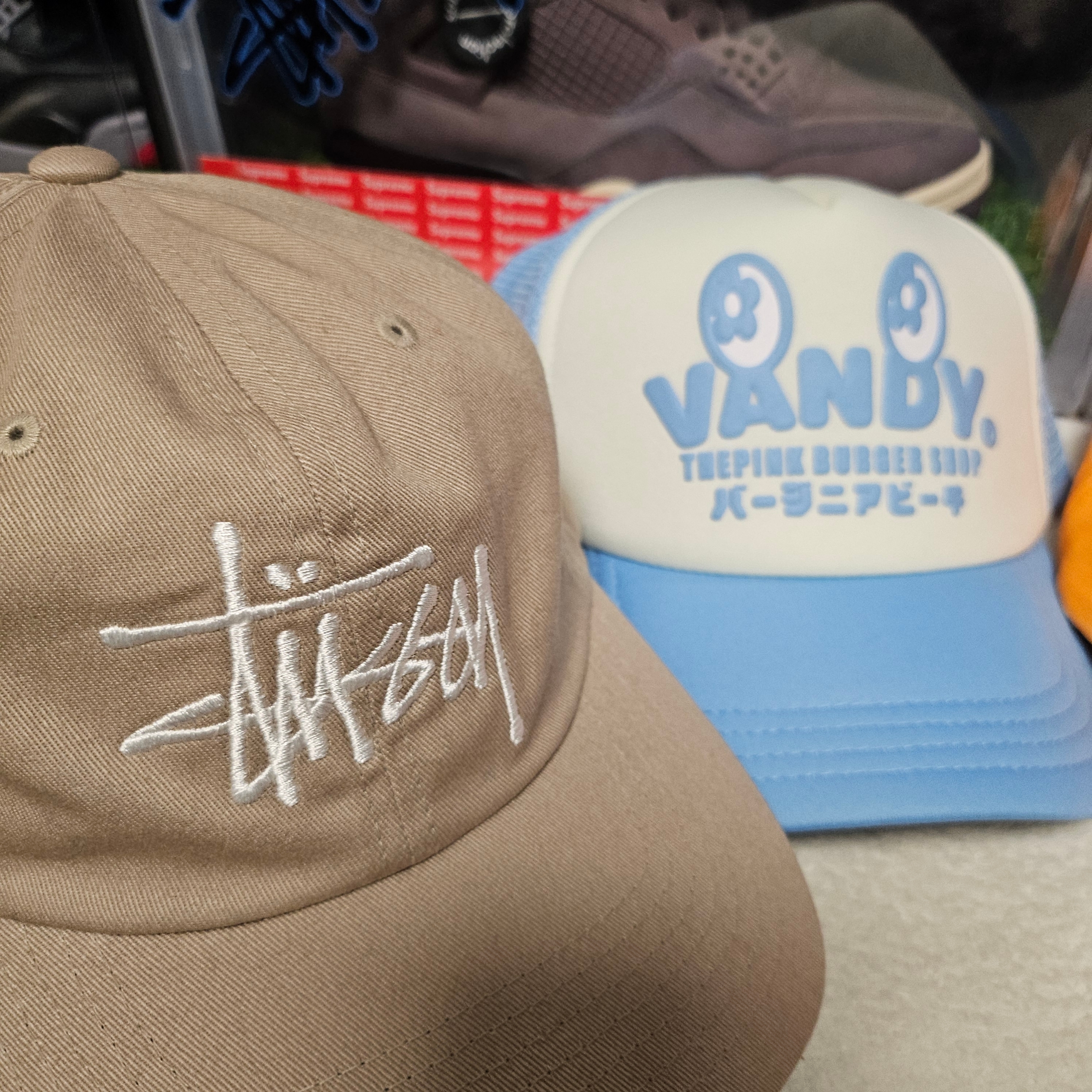 Supreme Pigment 2-Tone Camp Cap Navy - 24SS, Supreme Washed Chino Twill Camp Cap Purple - 24SS 착용 스타일 - 5