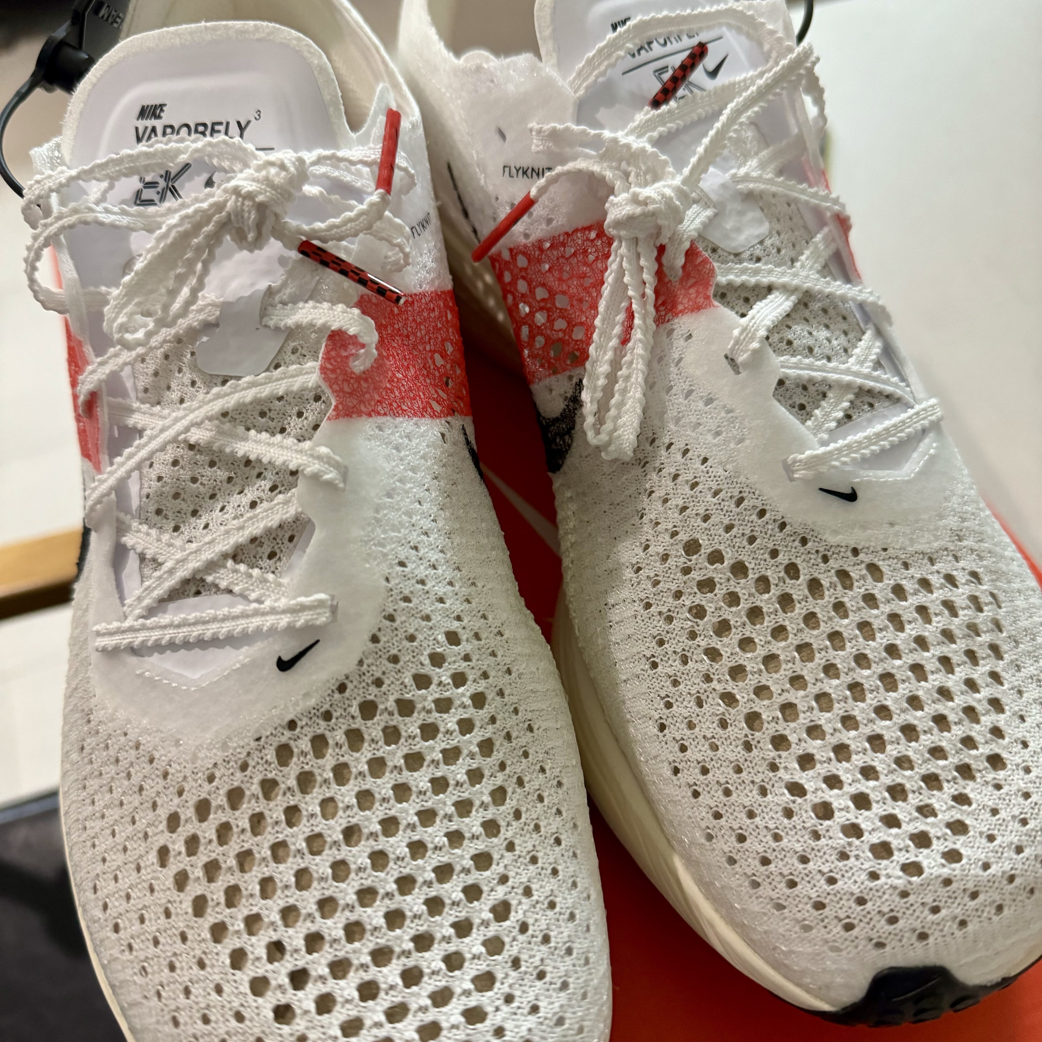 Nike ZoomX Vaporfly Next% 3 Eliud Kipchoge 착용 스타일