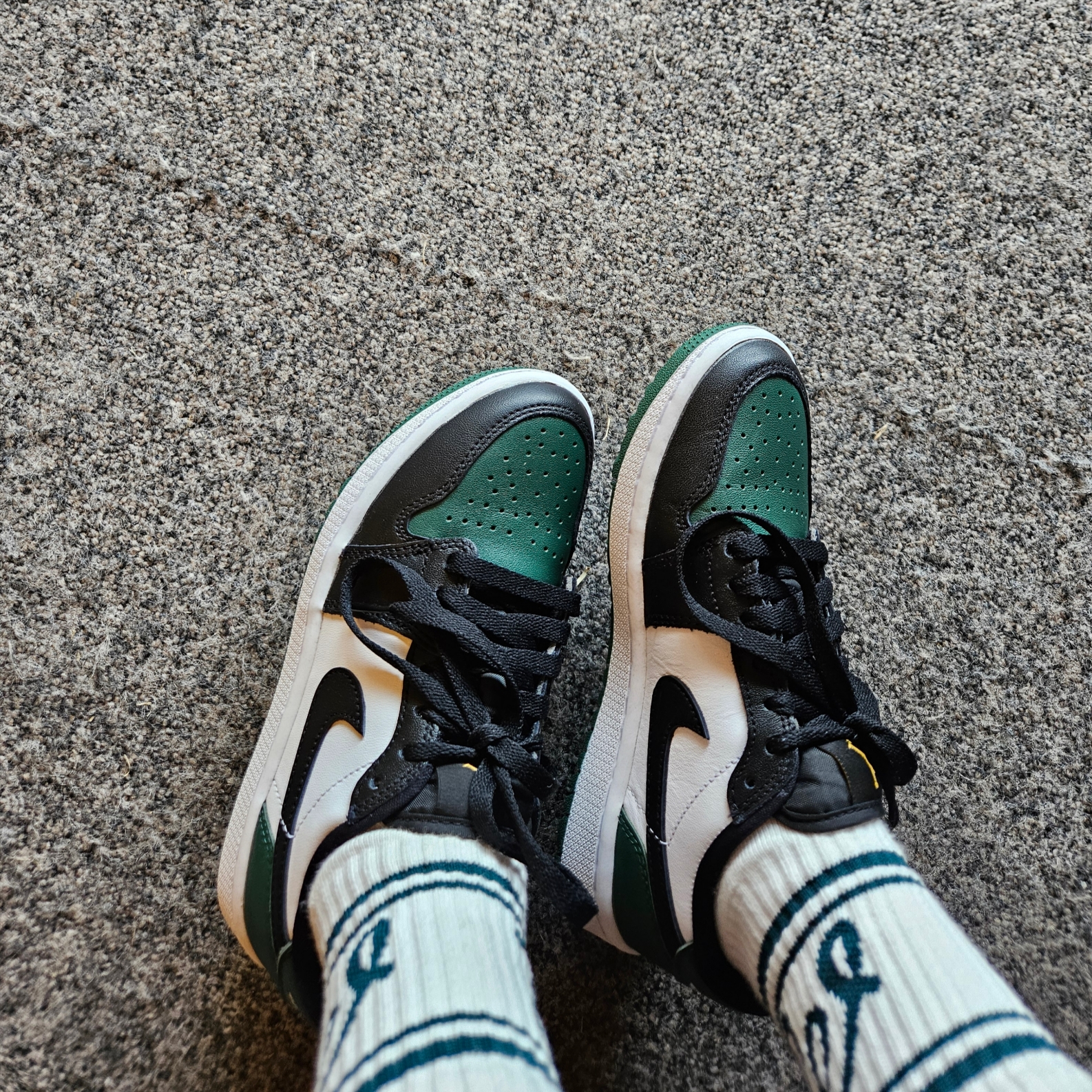 Jordan 1 Low Golf Noble Green 착용 스타일
