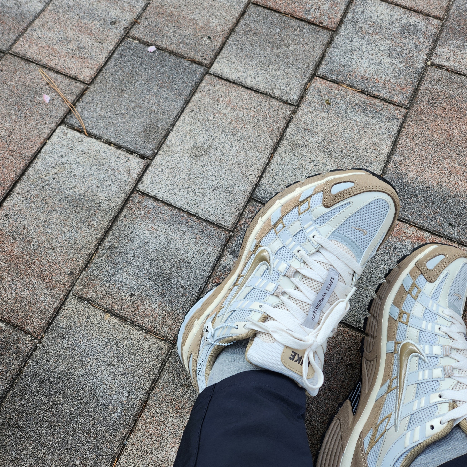 Nike P-6000 PRM Hangul Day Photon Dust Khaki 착용 스타일 - 4