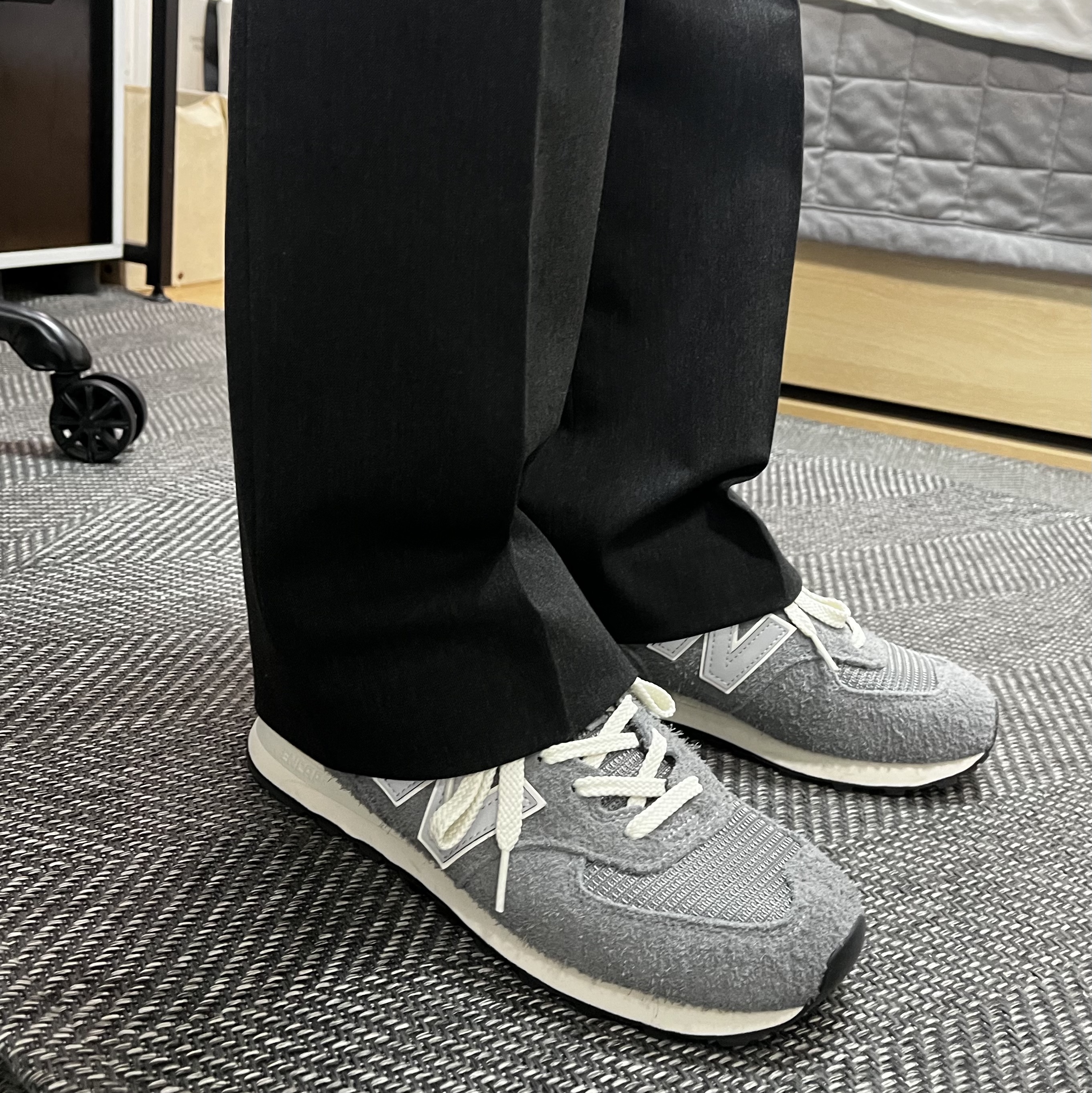 New Balance x Pottery 574 Premium Soft Grey 착용 스타일 - 3