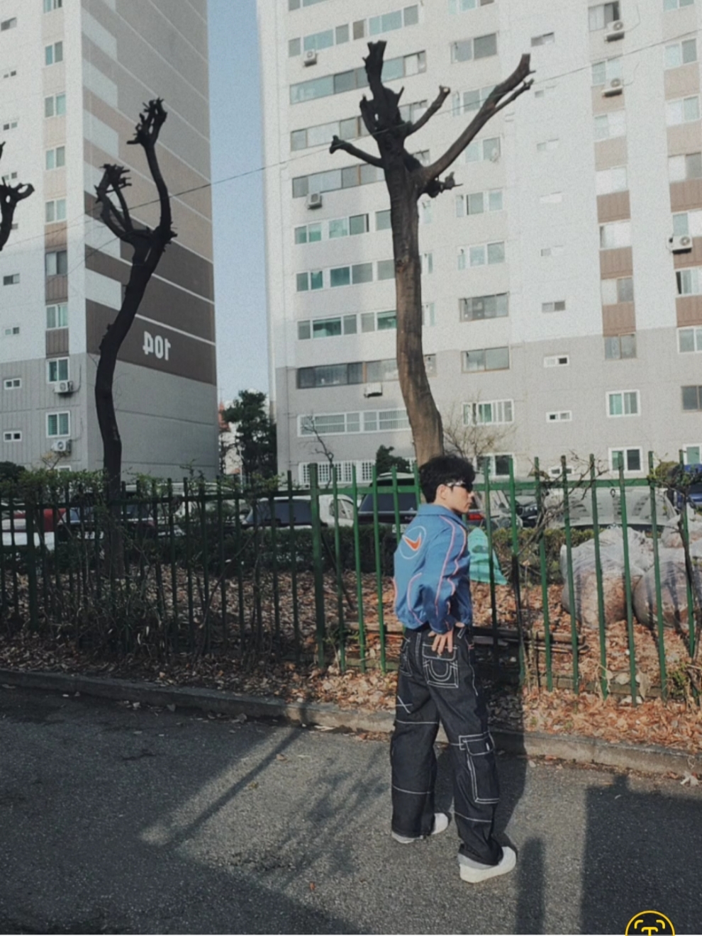 True Religion x KIRSH Stitch Point Denim Cargo Pants Blue Denim, Nike x Ambush Air Force 1 Low SP Phantom 착용 스타일 - 6