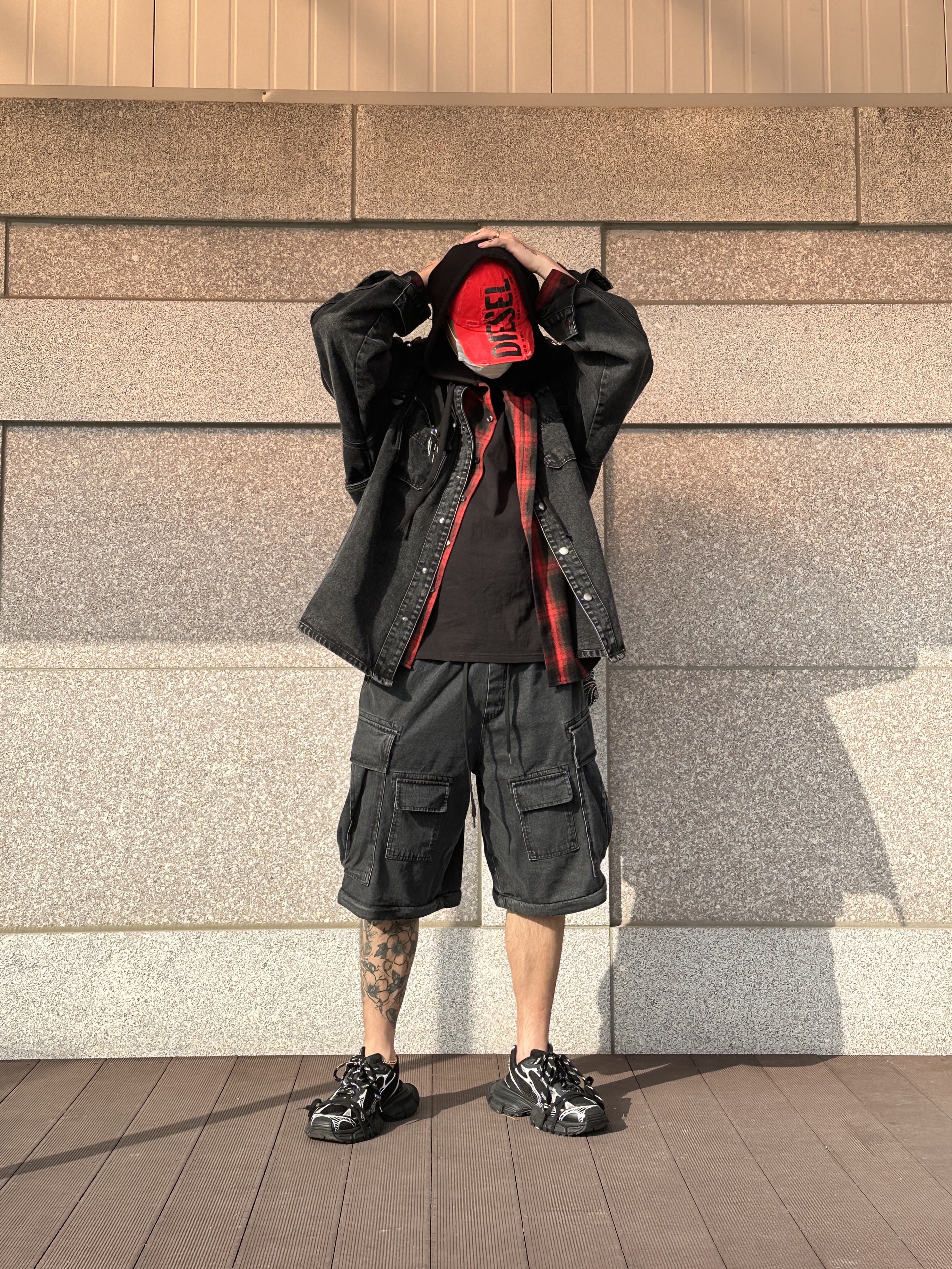 Supreme Floating Keychain Red - 23FW, Diesel Baseball Cap with Diesel Lettering Red 착용 스타일 - 2