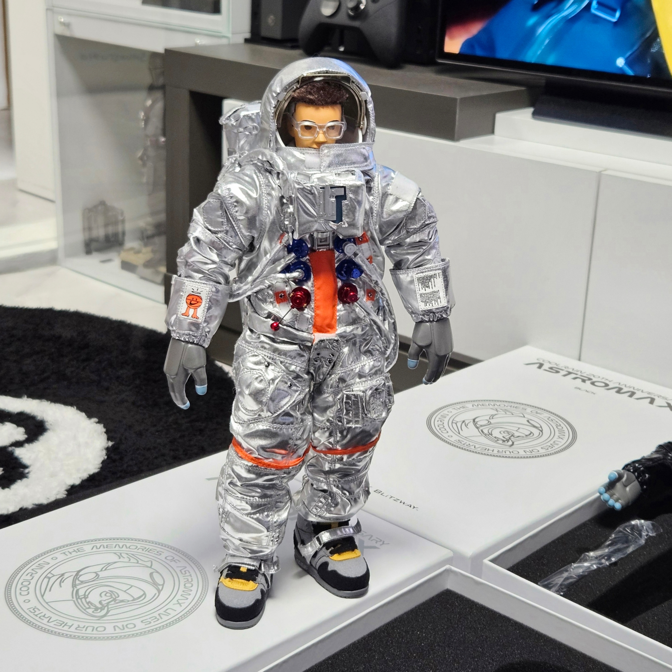 Coolrain x Blitzway Astromax Silver 착용 스타일 - 6