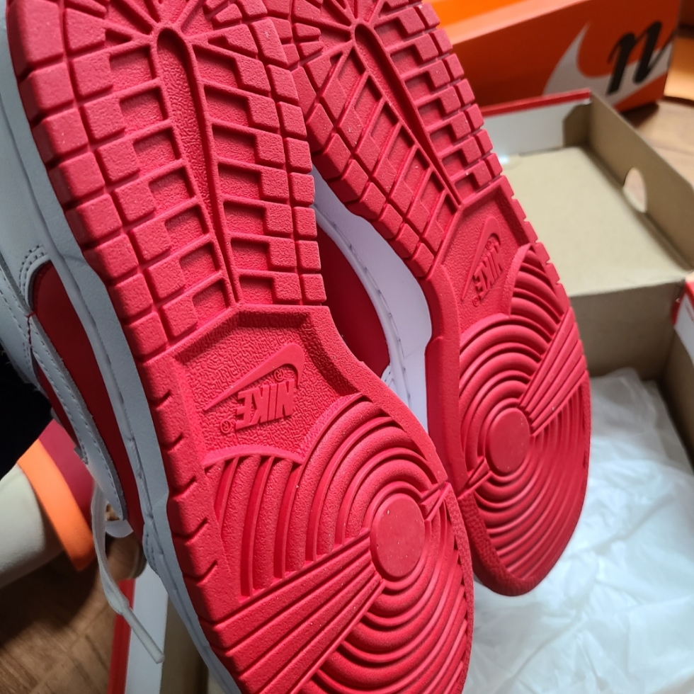 Nike Dunk Low Retro Championship Red 착용 스타일 - 2