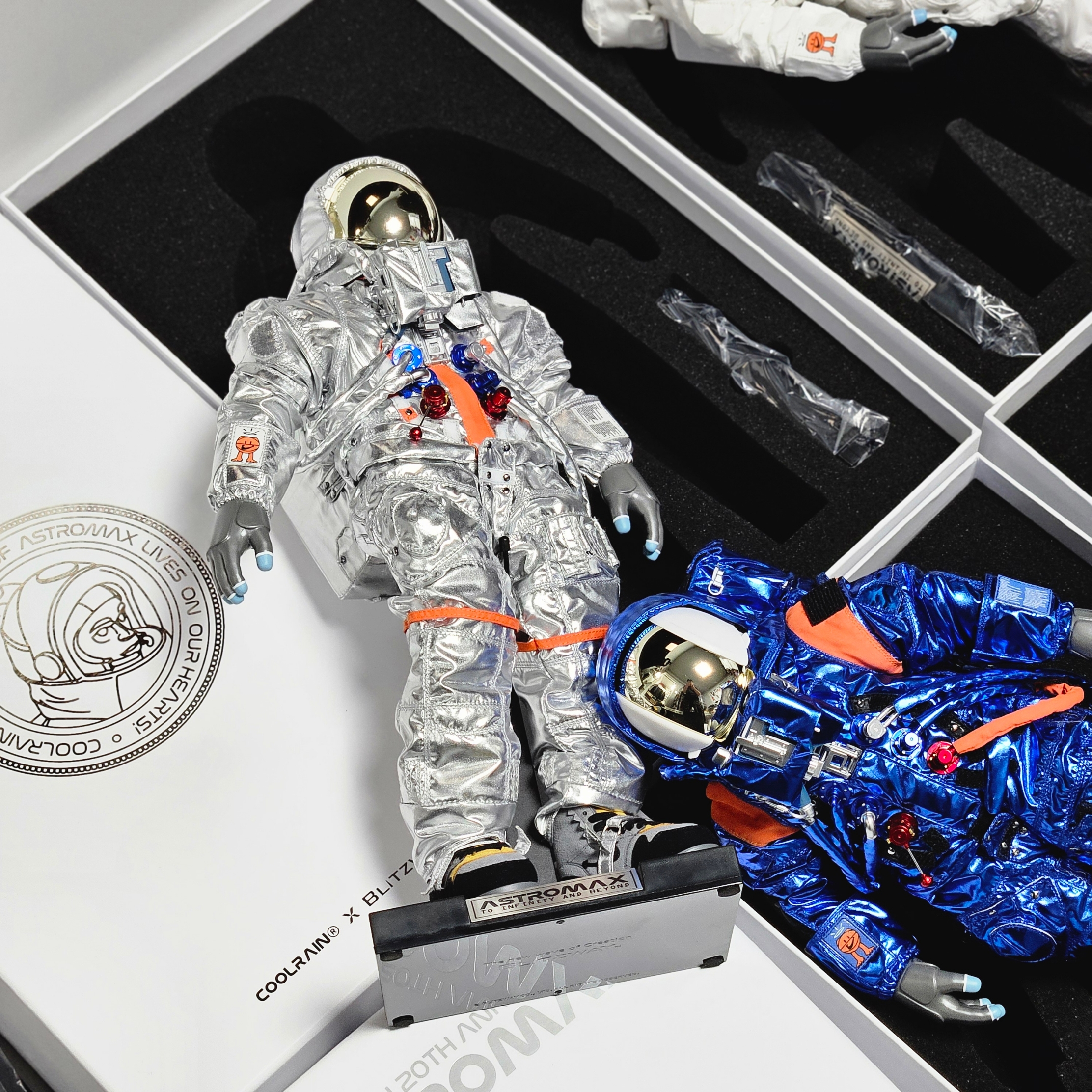 Coolrain x Blitzway Astromax Silver 착용 스타일 - 1