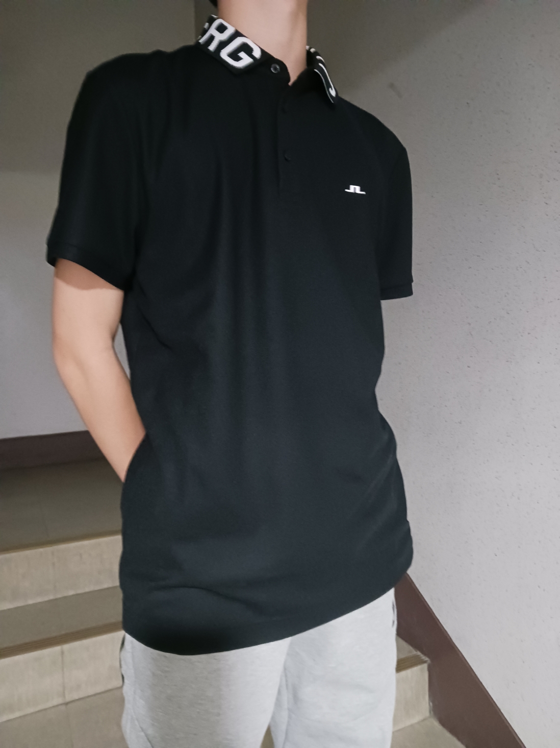 J.Lindeberg Gus Regular Polo Black 착용 스타일 - 2