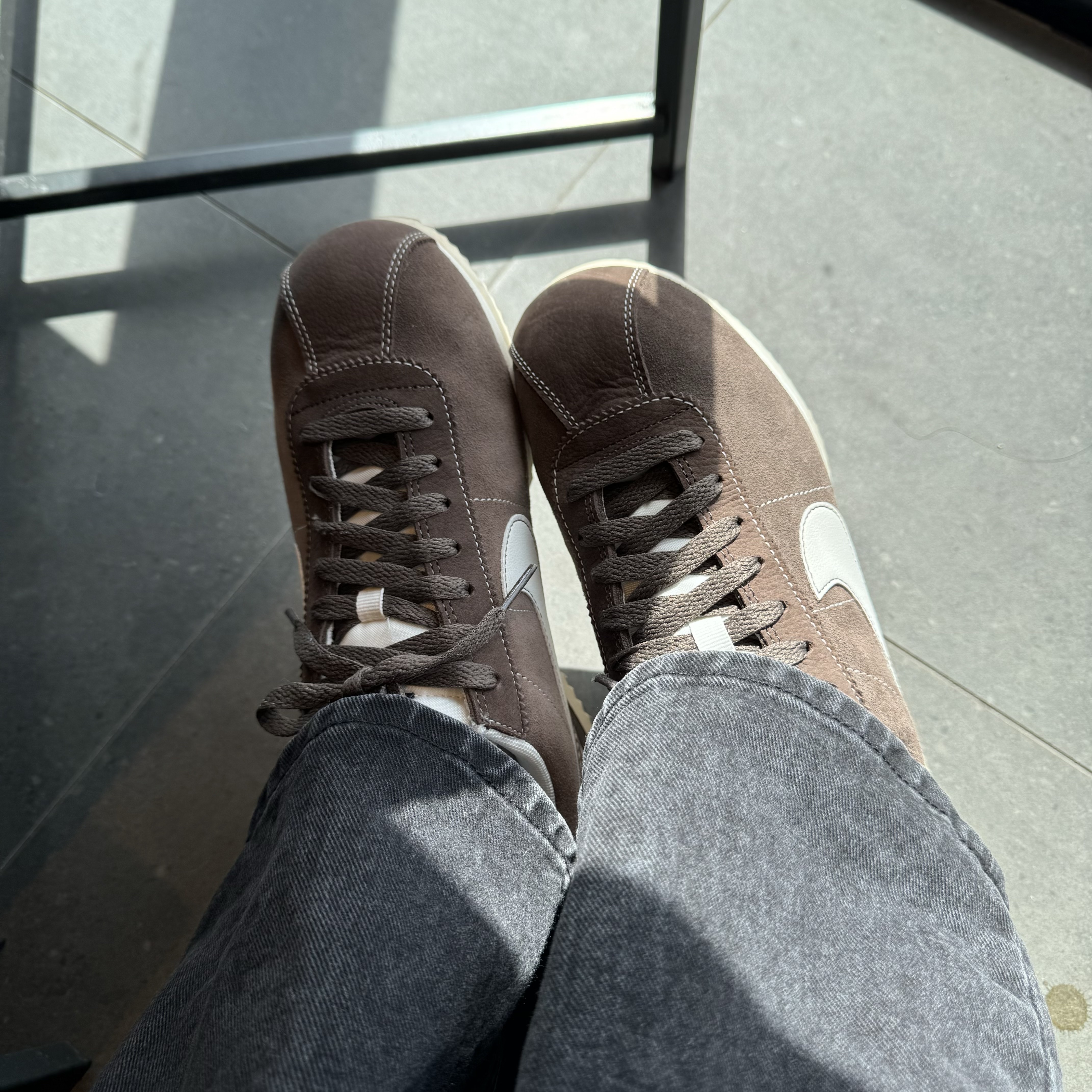 Nike Cortez SE Hangul Day Baroque Brown Sail 착용 스타일 - 2