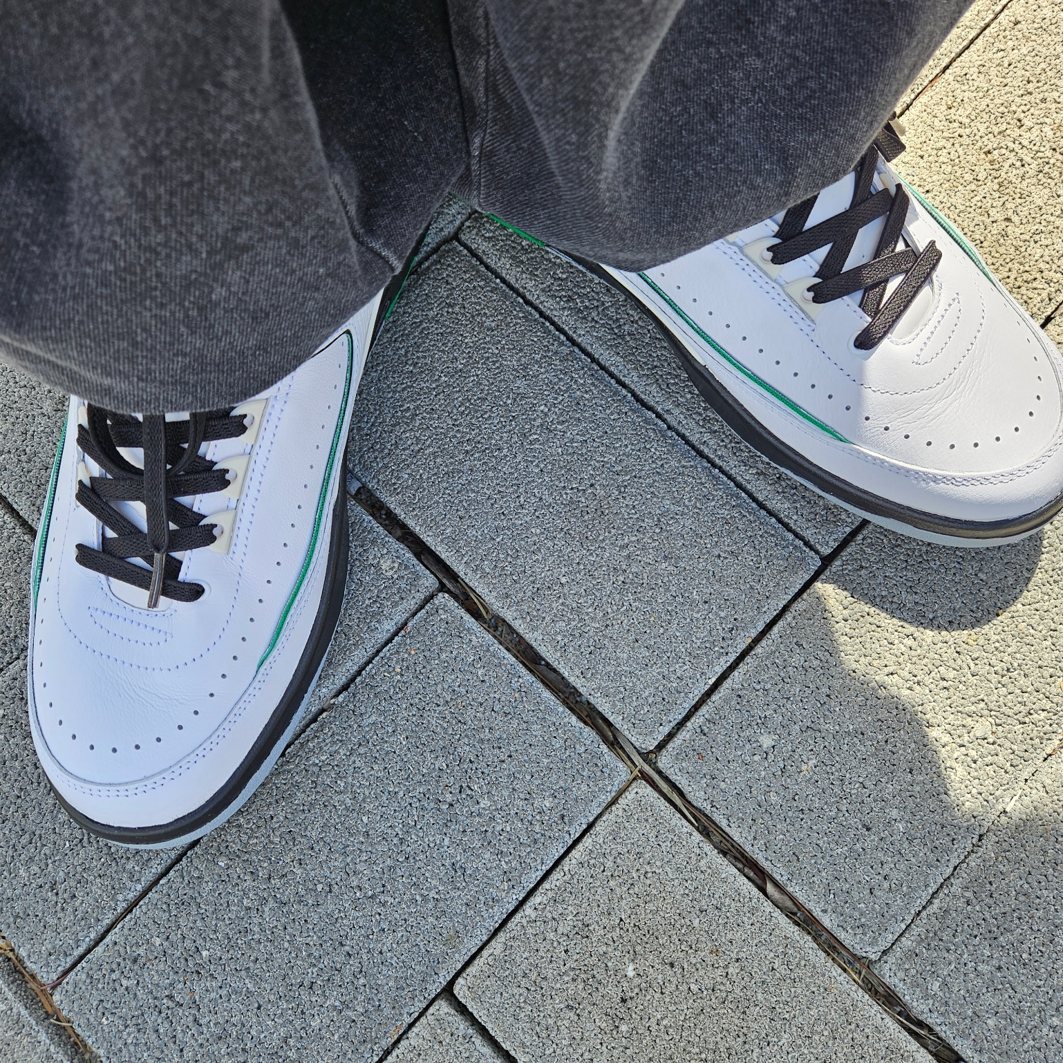 Jordan 2 Retro Lucky Green 착용 스타일 - 2