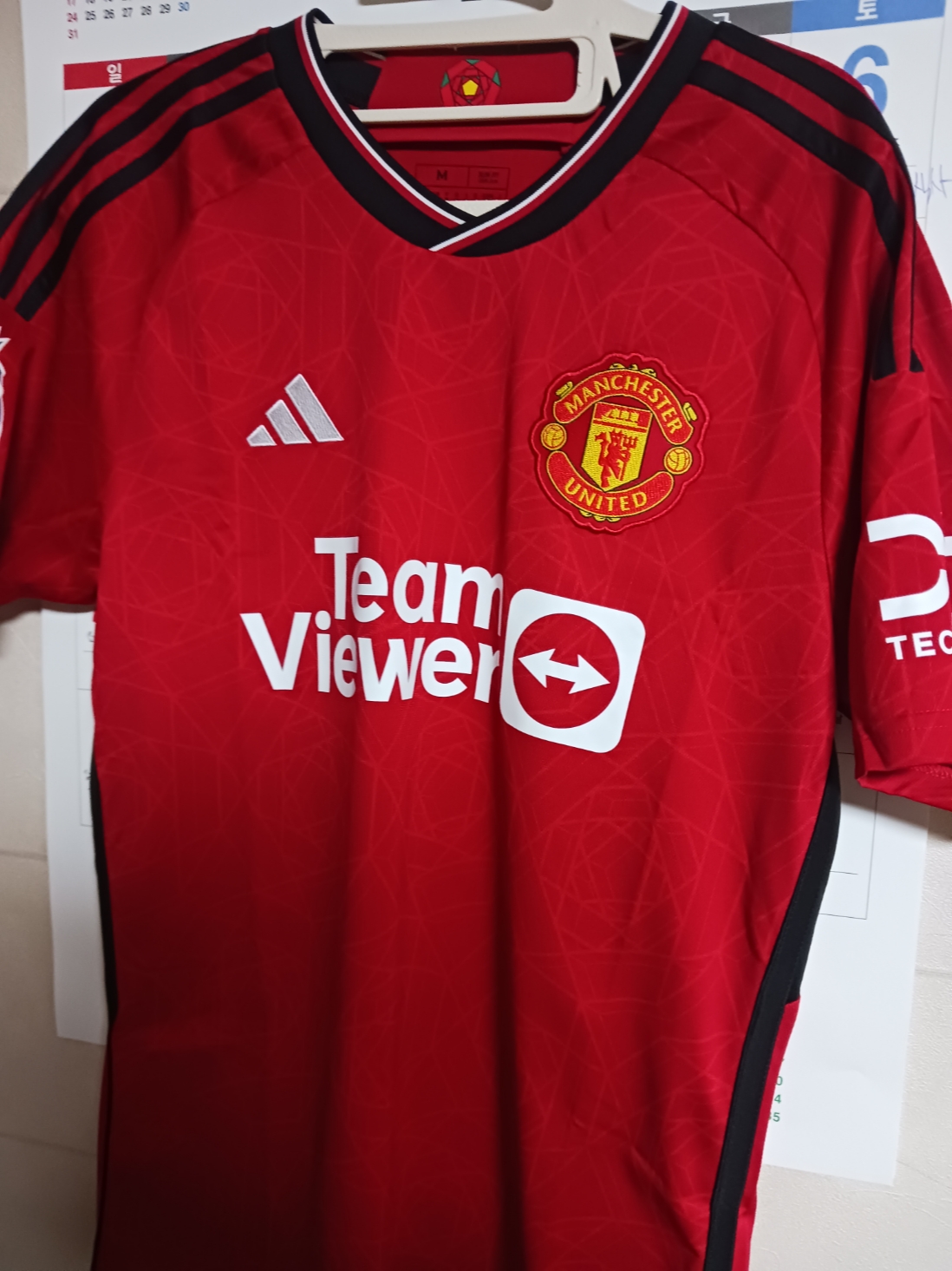 Adidas Manchester United 2023/24 Home Jersey Team Collegiate Red - US Sizing (Non Marking Ver.) 착용 스타일