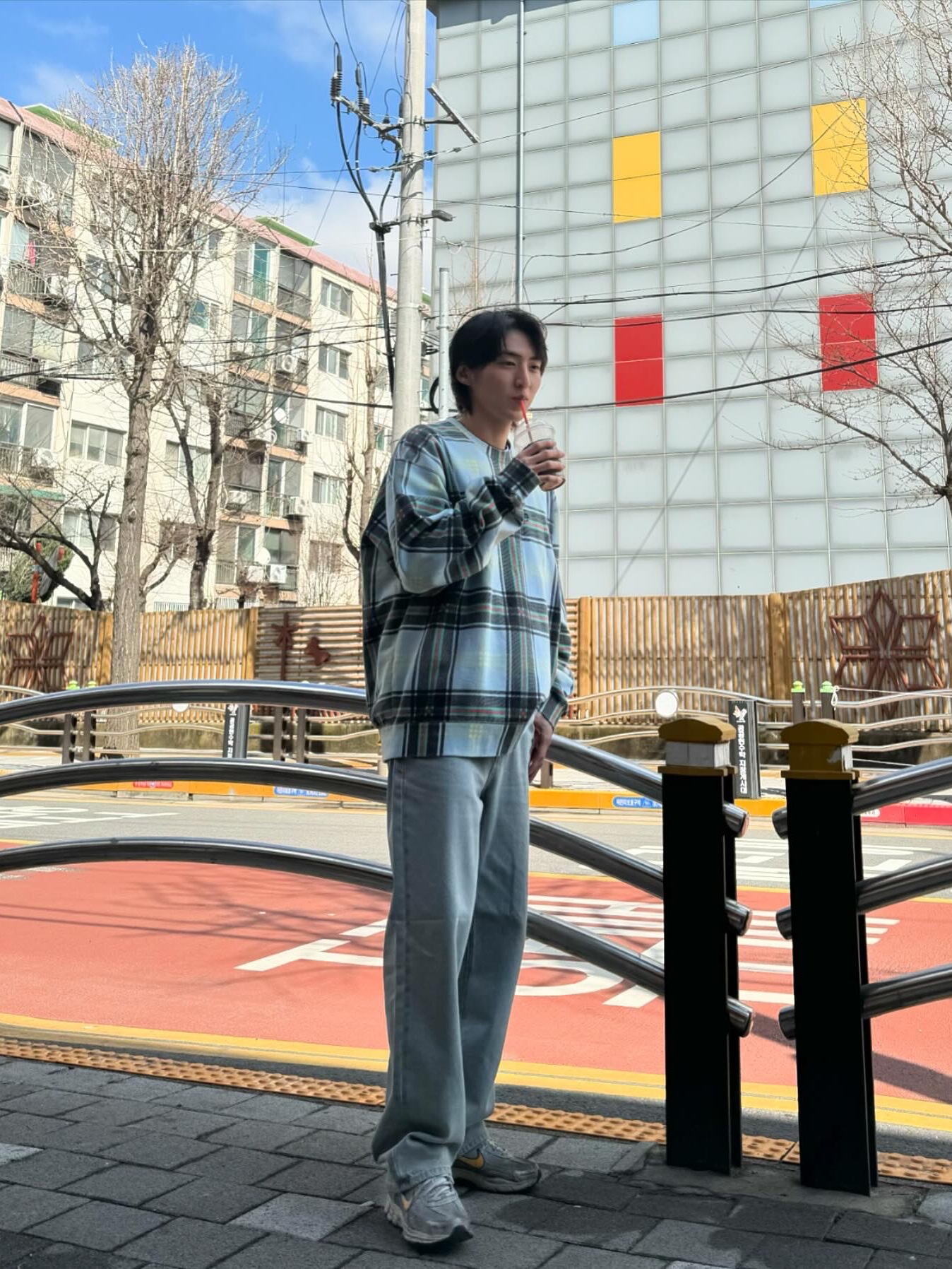 Supreme Plaid Crewneck Light Blue - 21SS 착용 스타일