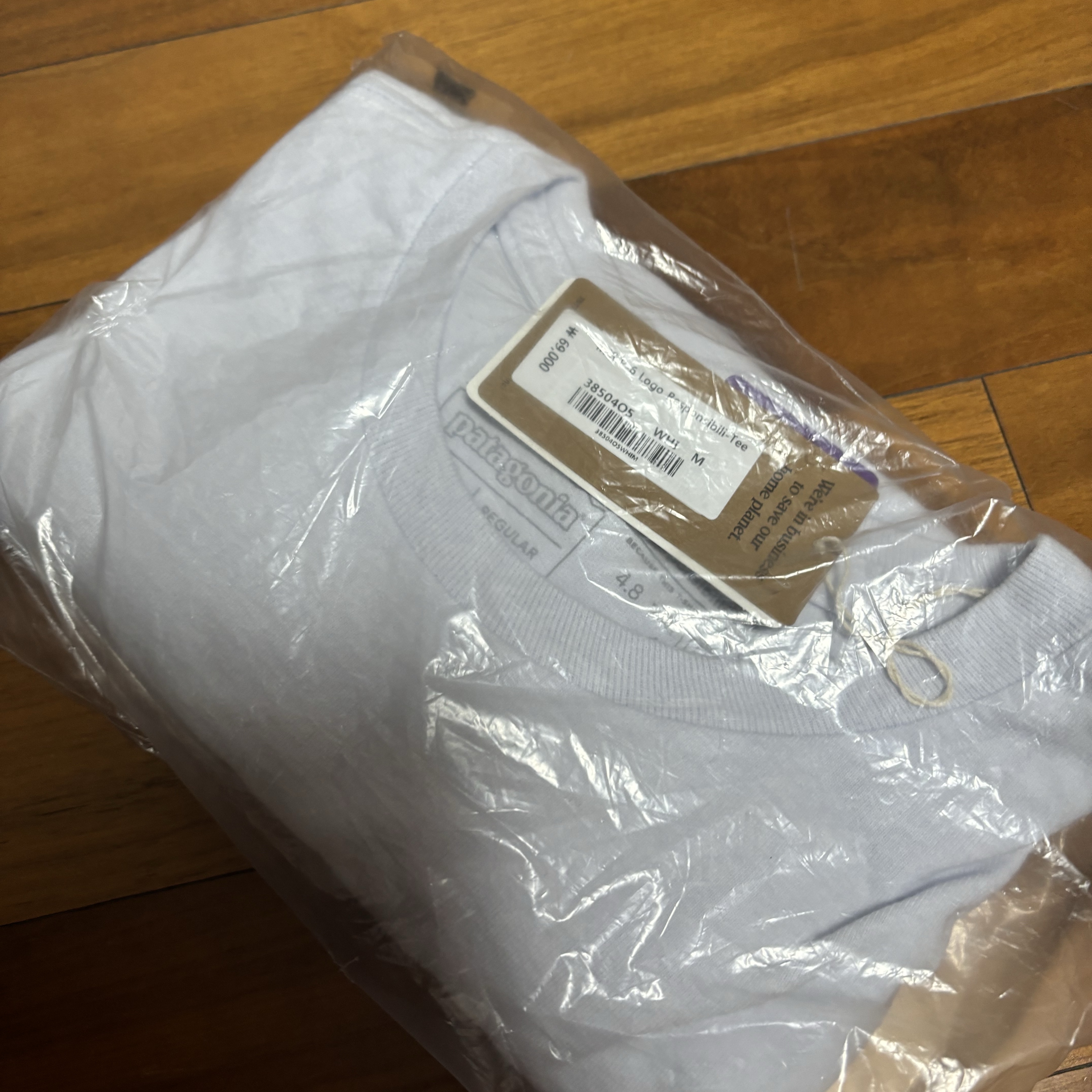 Patagonia P-6 Logo Responsibili-Tee S/S White 착용 스타일