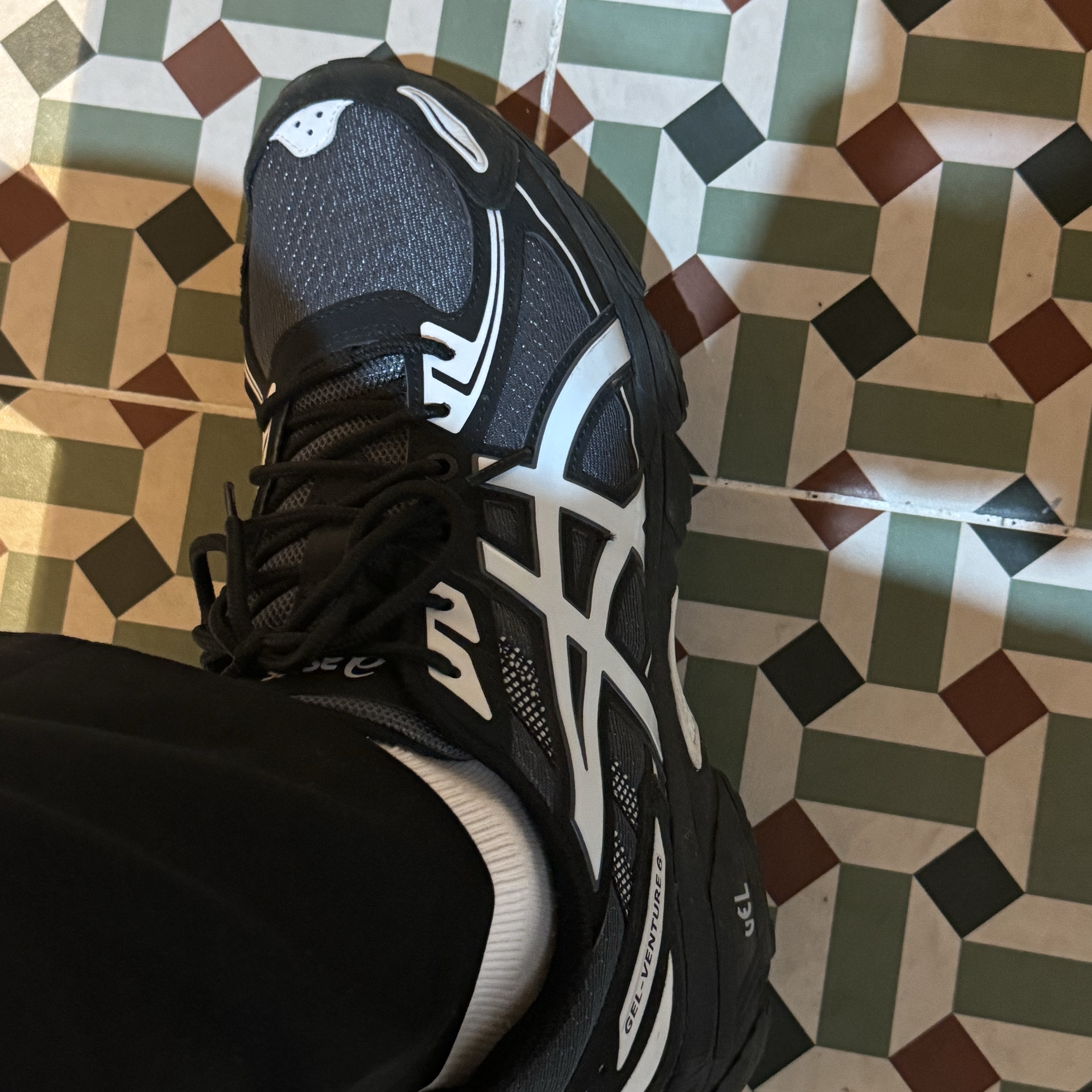 Asics Gel-Venture 6 Carrier Grey 착용 스타일