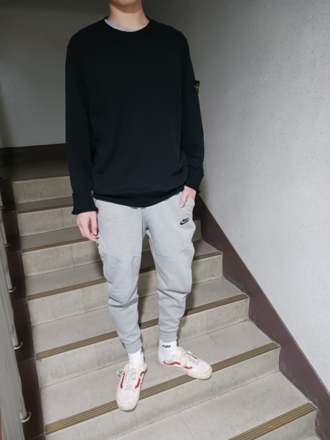 Vans Style 36 Marshmallow Racing Red, Nike NSW Tech Fleece Jogger Dark Grey Heather - Asia 착용 스타일 - 1