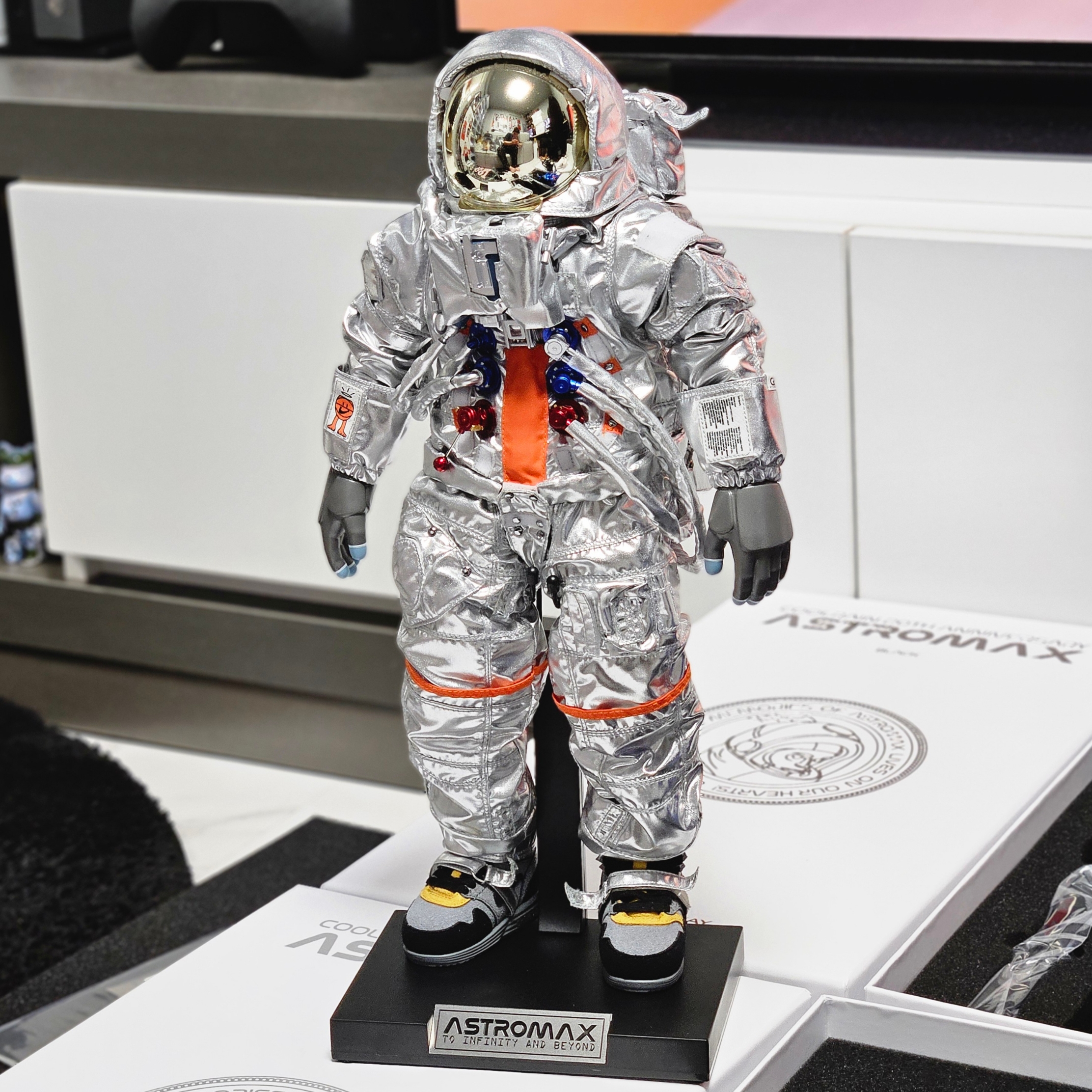 Coolrain x Blitzway Astromax Silver 착용 스타일 - 4