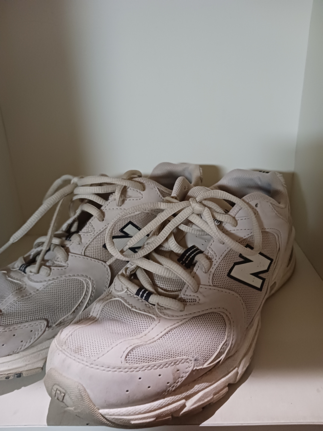 New Balance 530 Ivory 착용 스타일 - 2
