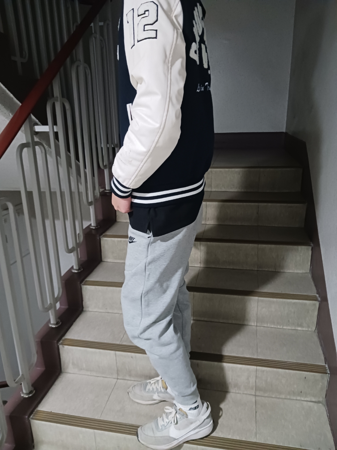 Nike Waffle Debut Grey Fog White 착용 스타일 - 2