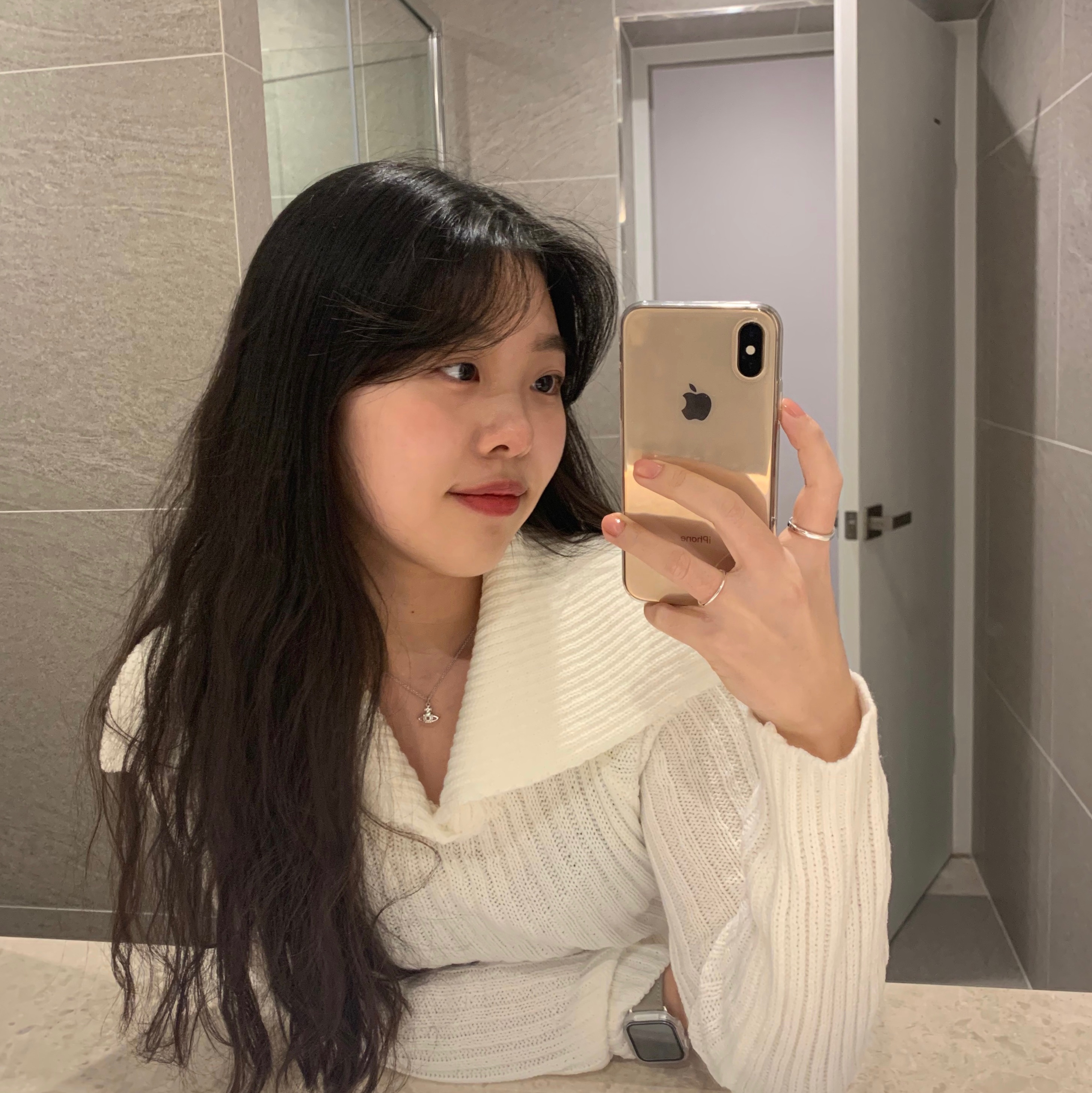 Vivienne Westwood Reina Pendant Silver 착용 스타일 - 2