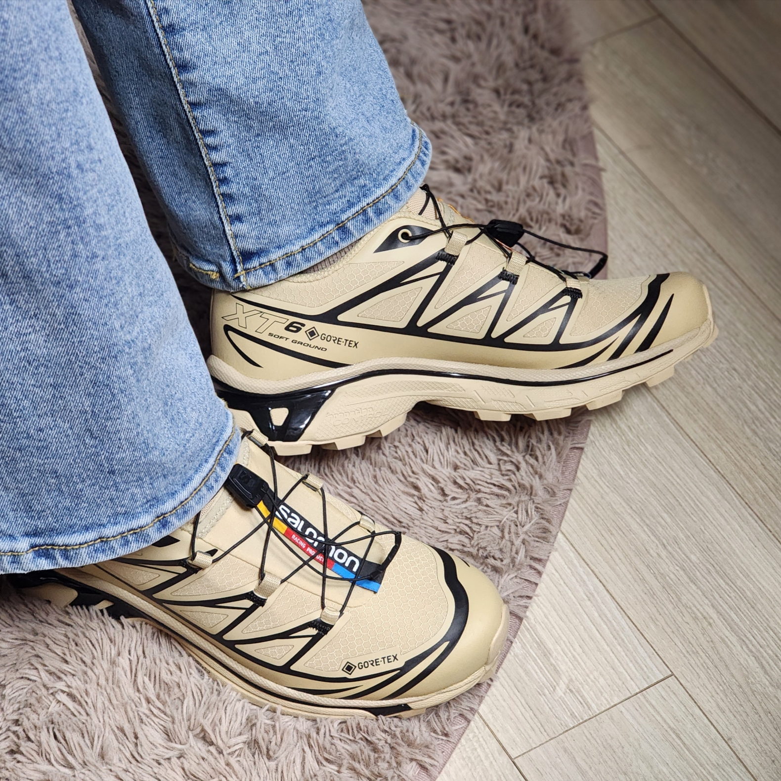 Salomon XT-6 GTX Safari Black 착용 스타일 - 2
