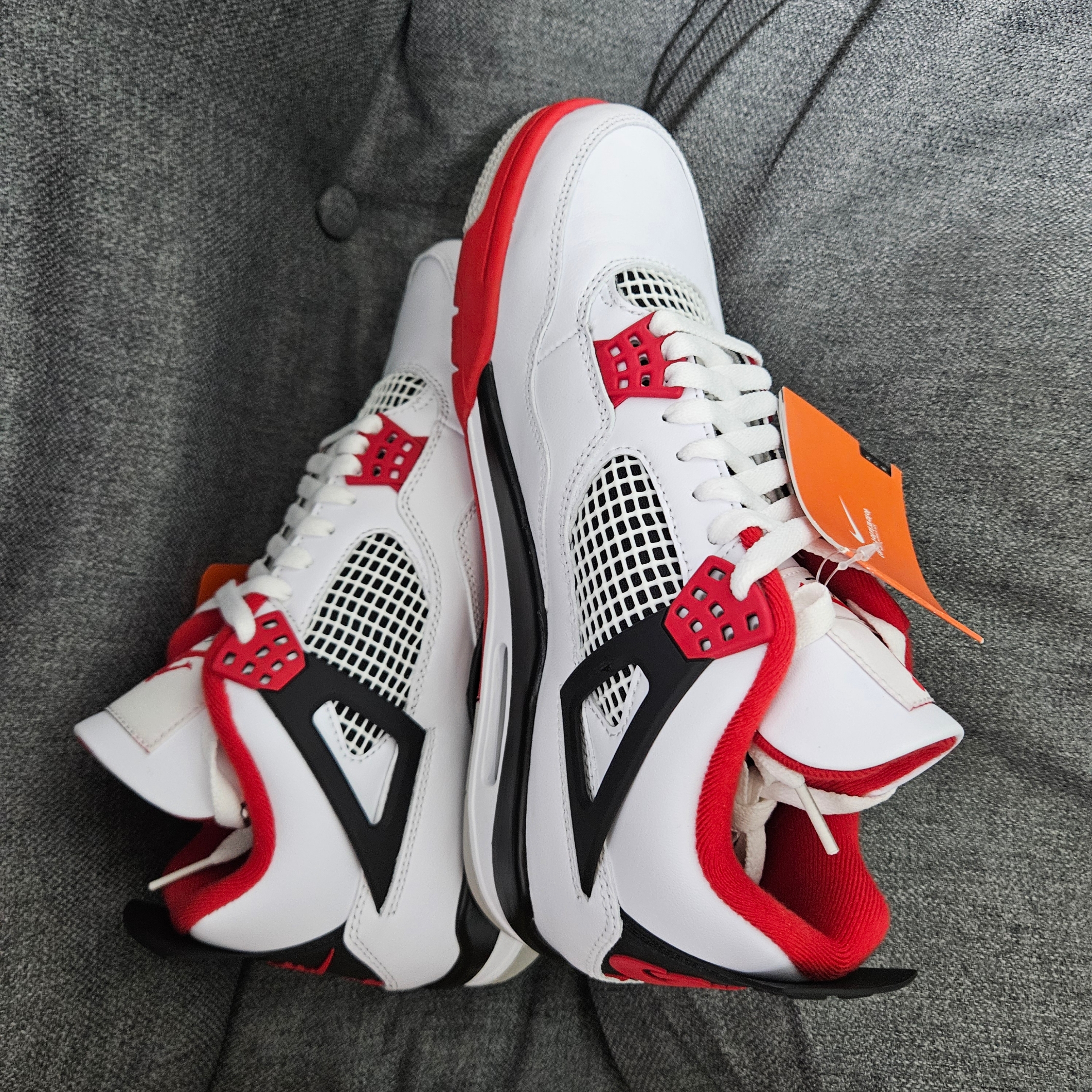 Jordan 4 Retro OG Fire Red 2020 착용 스타일