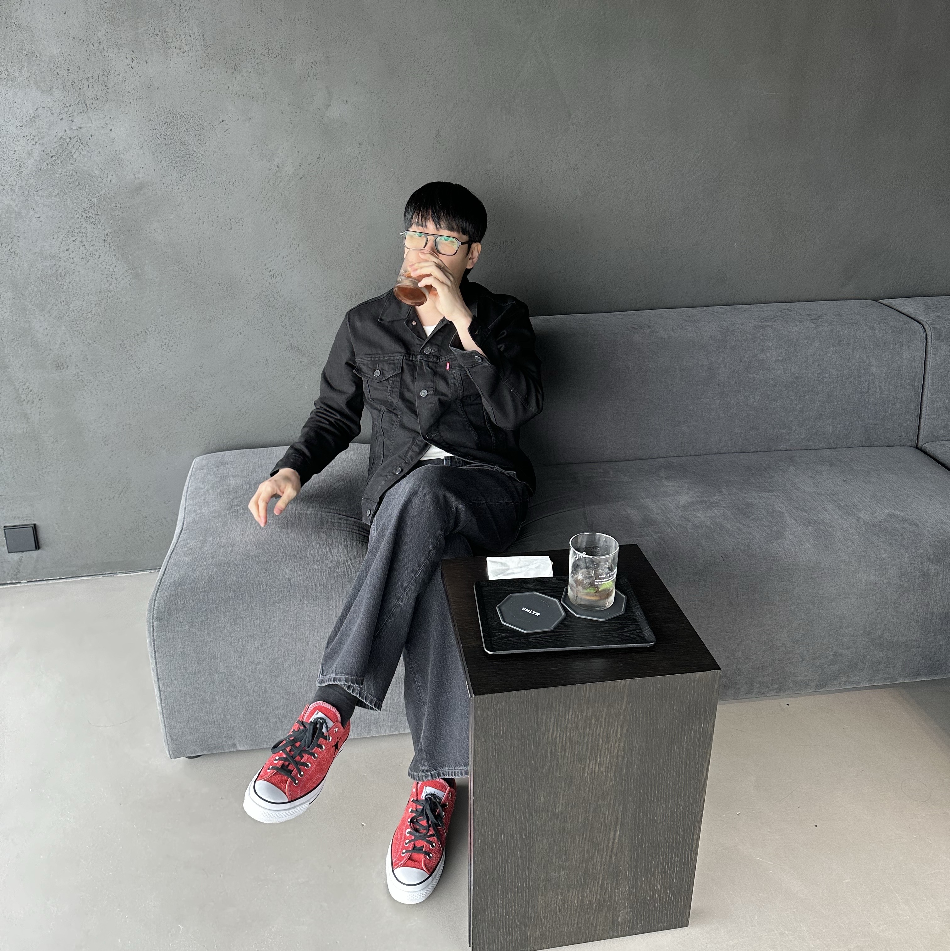 Converse x Stussy Chuck 70 Ox Poppy Red, Grafik: AC02 C1 Black 착용 스타일