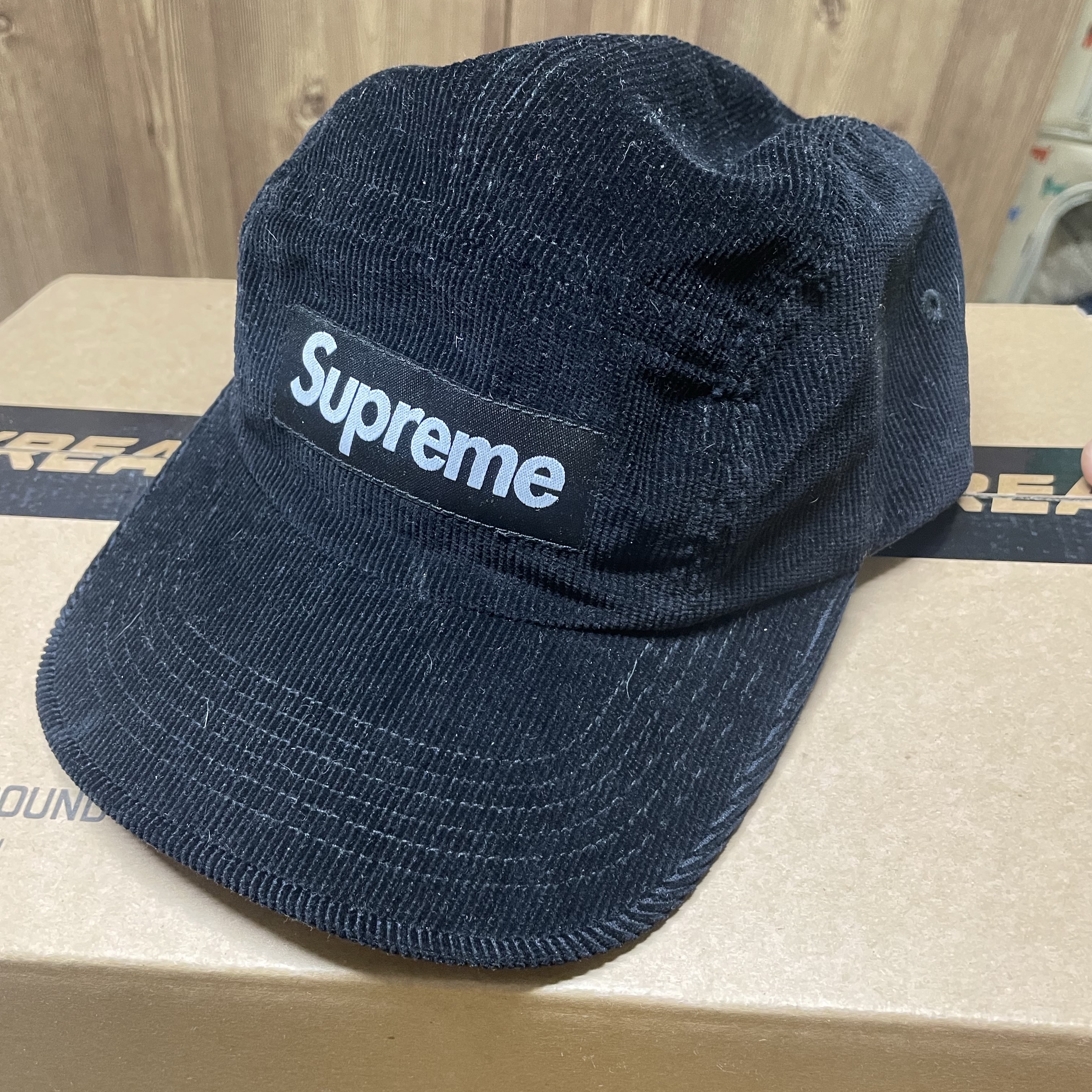 Supreme Corduroy Camp Cap Black - 23FW 착용 스타일
