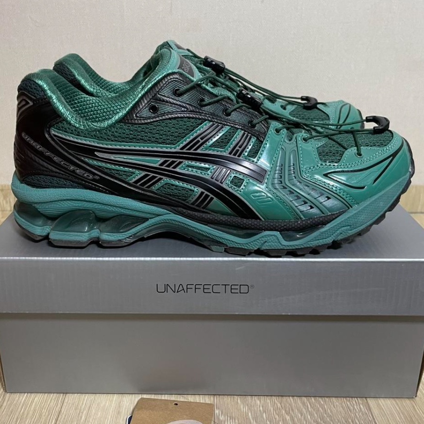 Asics x Unaffected Gel-Kayano 14 Uranus Green 착용 스타일