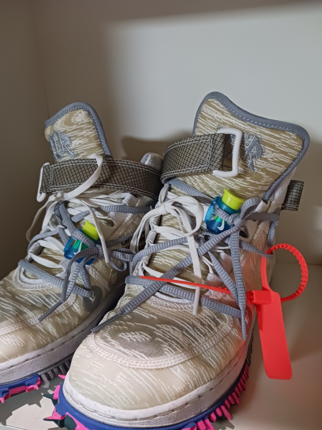 Nike x Off-White Air Force 1 Mid SP White 착용 스타일 - 1