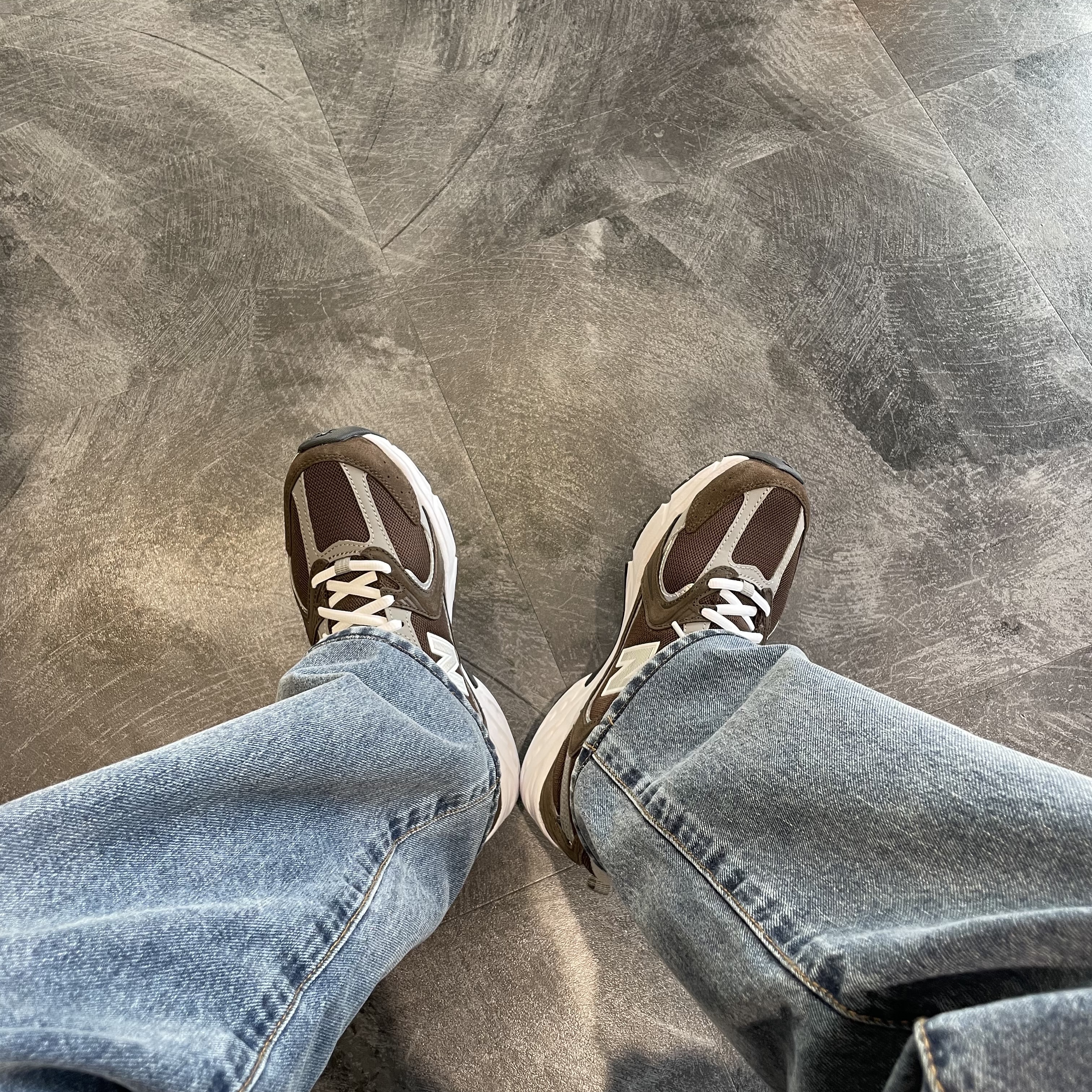 New Balance 530 Rich Earth 착용 스타일 - 2