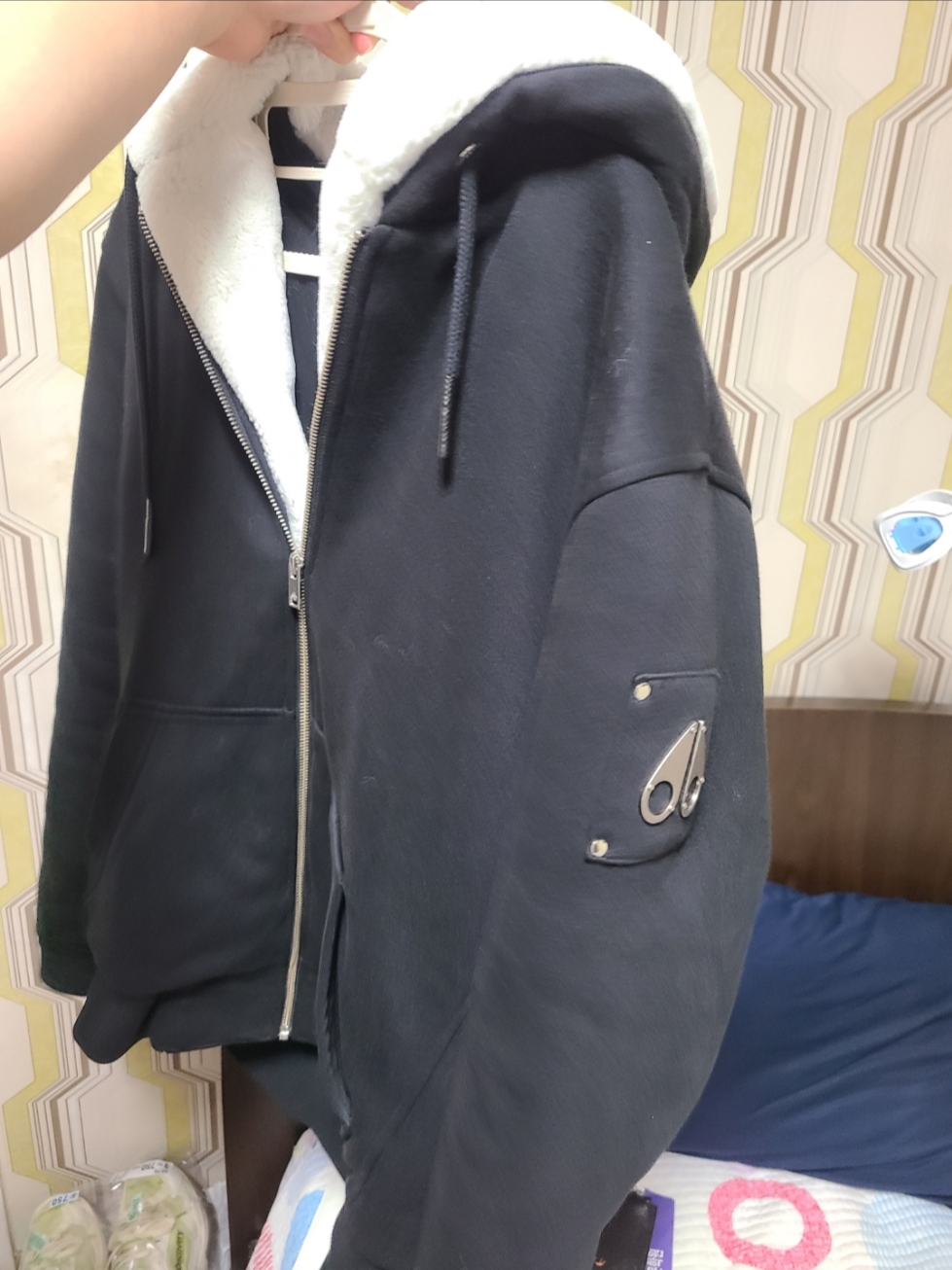 Moose Knuckles Classic Bunny 3 White Lining Zip Hoodie Black - 22FW 착용 스타일 - 1
