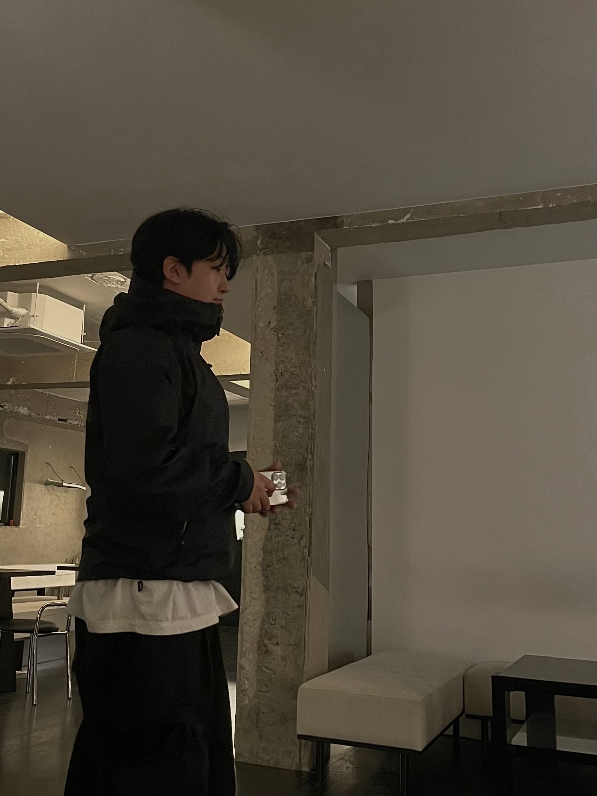 Arc'teryx Beta LT Jacket Black 착용 스타일 - 3