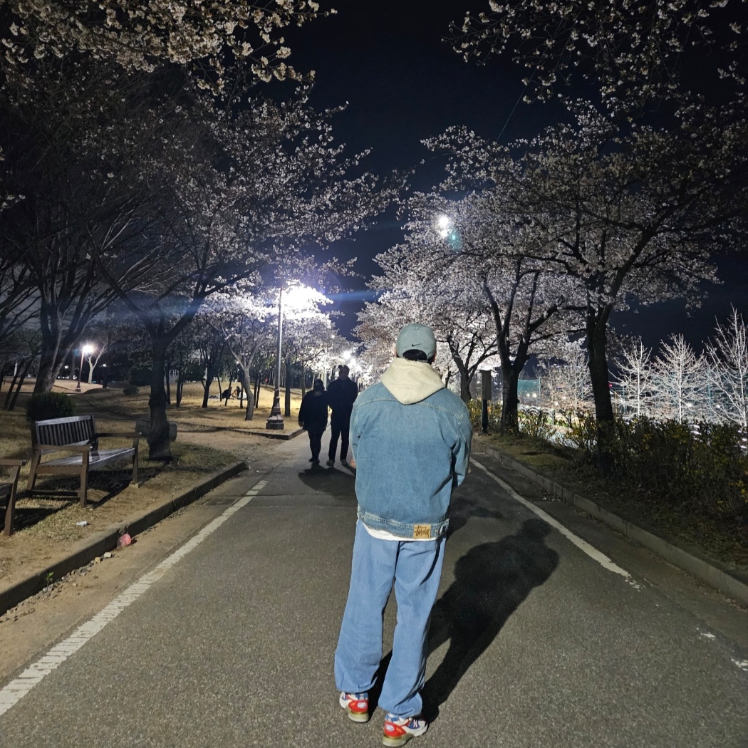 Stussy Denim Zip Work Jacket Washed Blue, Supreme x Nike ACG Denim 6-Panel Washed Blue - 22FW 착용 스타일 - 1