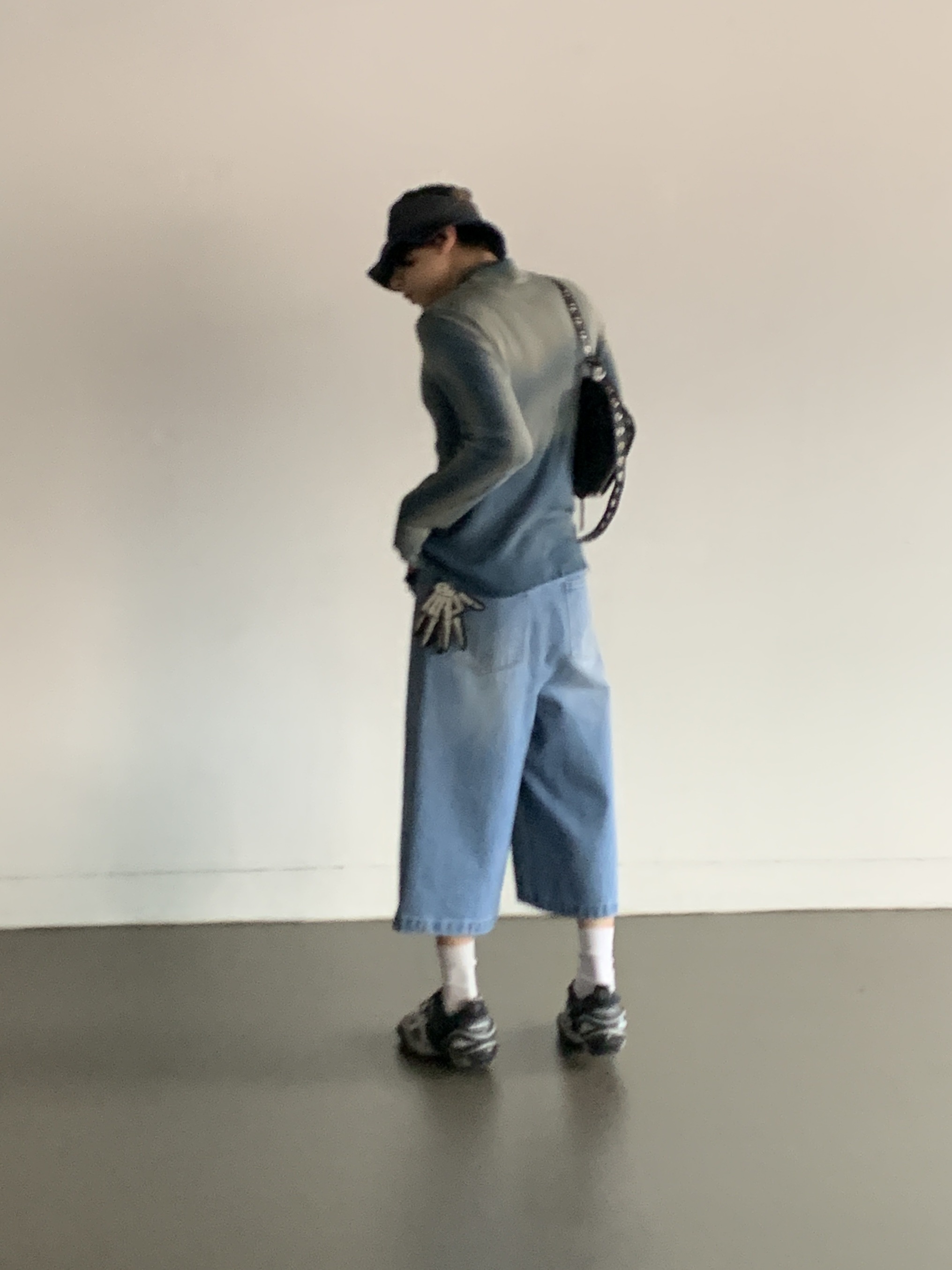 Balenciaga Tyrex Sneakers Black Grey, Kapital 11.5 oz. Black X Black Denim The Old Man and The Sea Hat Black 착용 스타일 - 2