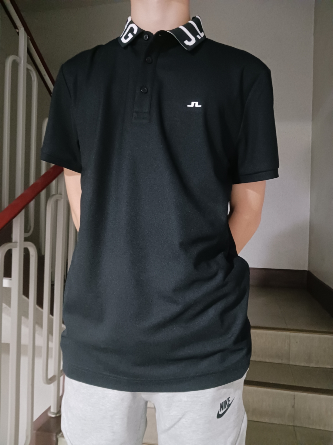 J.Lindeberg Gus Regular Polo Black 착용 스타일 - 1