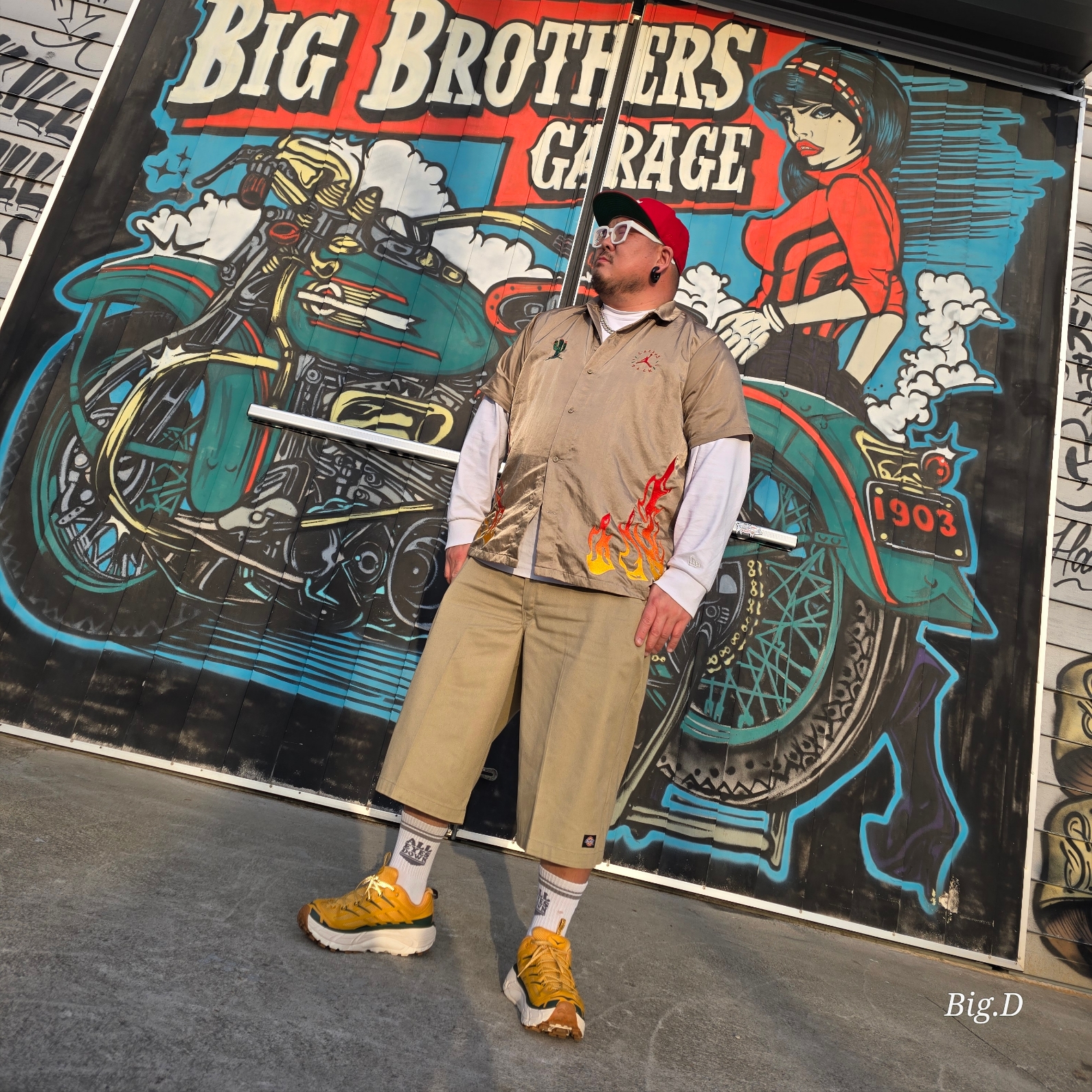 Hoka Mafate Three 2 Golden Yellow Eggnog, Jordan x Travis Scott Button Down Top - US/EU 착용 스타일