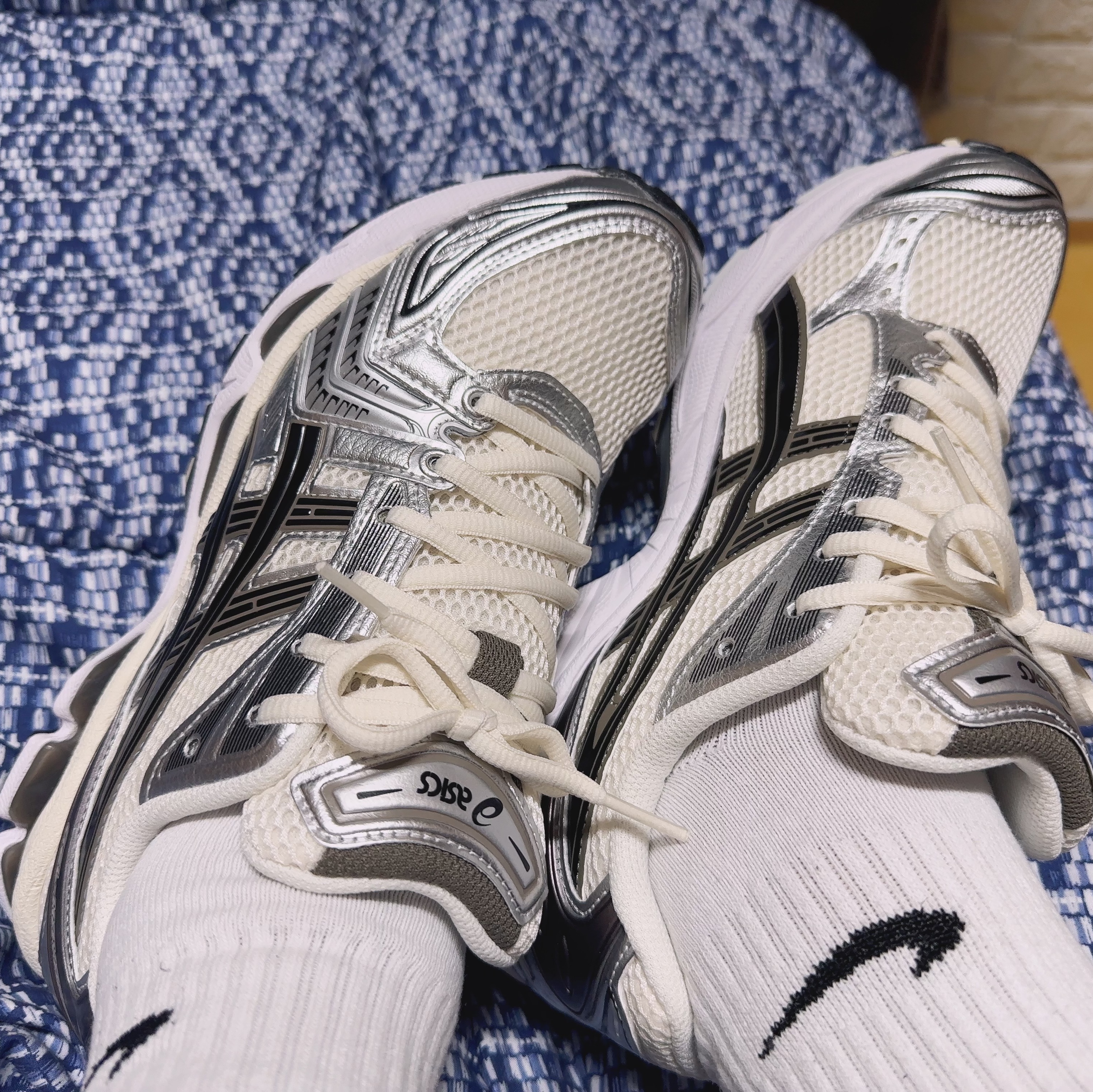 Asics Gel-Kayano 14 Cream Black 착용 스타일 - 4